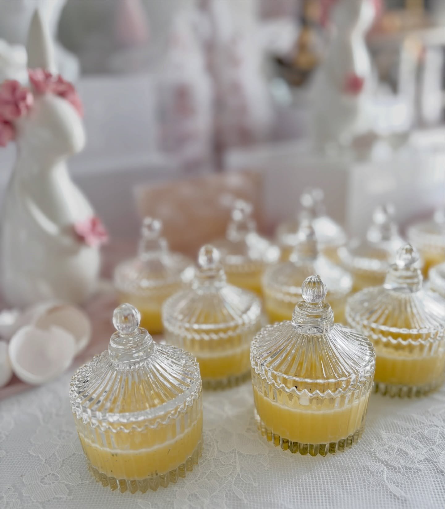 &hellip; oh yeah, we also made garlicky 
B U T T E R  CANDLES 
for each of our guests 🍃 because who doesn&rsquo;t love warm melted butter on their bread ☺️

we believe guest experience makes an event truly memorable 

lol, received the ultimate comp