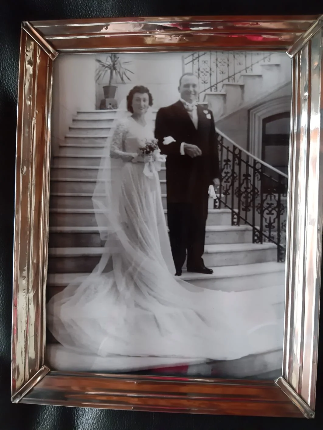  “Matrimonio de mis papás Inés y Luigi en 1945".” 