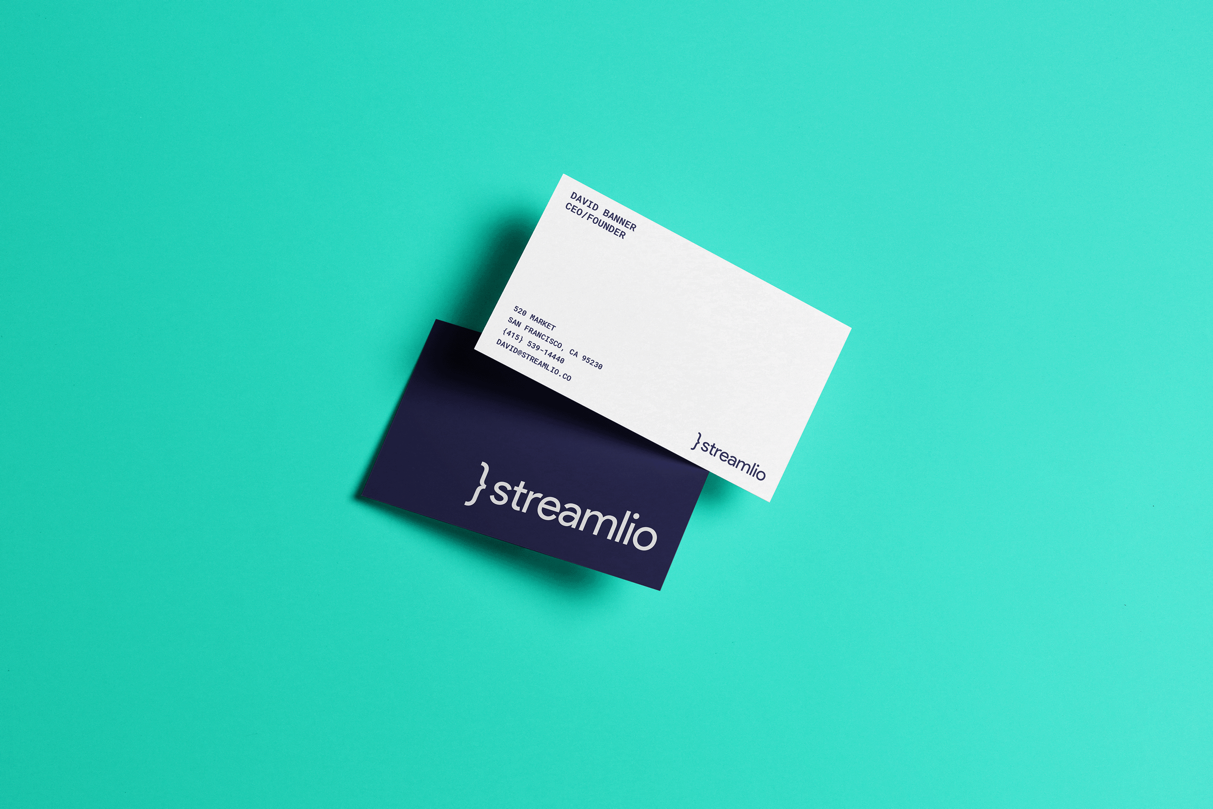 Streamlio-Standard Business Card Mockup-2.png