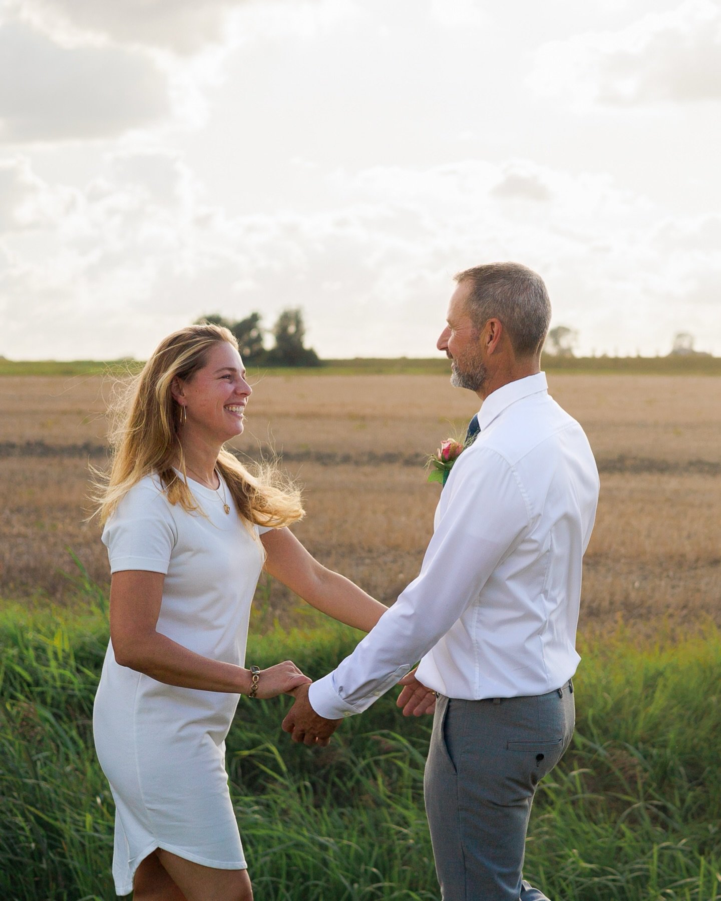 Ik mocht de trouwdag van J&amp;J vastleggen en wat ben ik dankbaar dat ik dit mocht doen 🥹🫶🏻❤️!

Het was een top dag! Mooi weer, een mooie locatie en prachtige momenten die ik mocht vastleggen. 

#trouwplannen #trouwfotograafgroningen #trouwfotogr