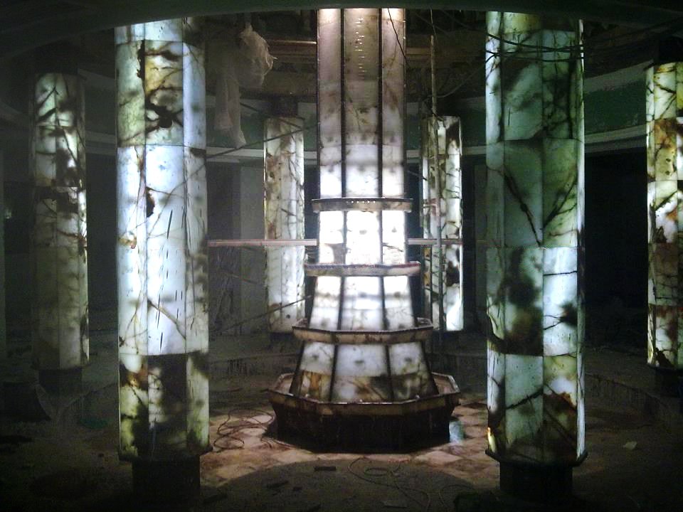 backlit-onyx-columns-backlighting-onyx-square-round-pillars-pedestals-15.jpg