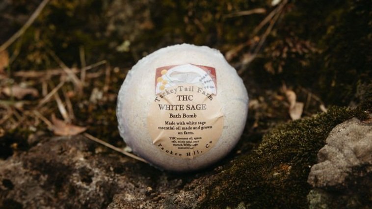 turkeytail-farm-white-sage-bath-bomb.jpg
