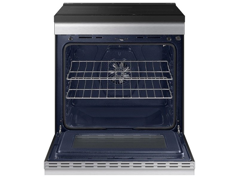 Interior of Bespoke NSI6DG9300SRAA featuring True Convection cooking and built-in Air Fry technology.