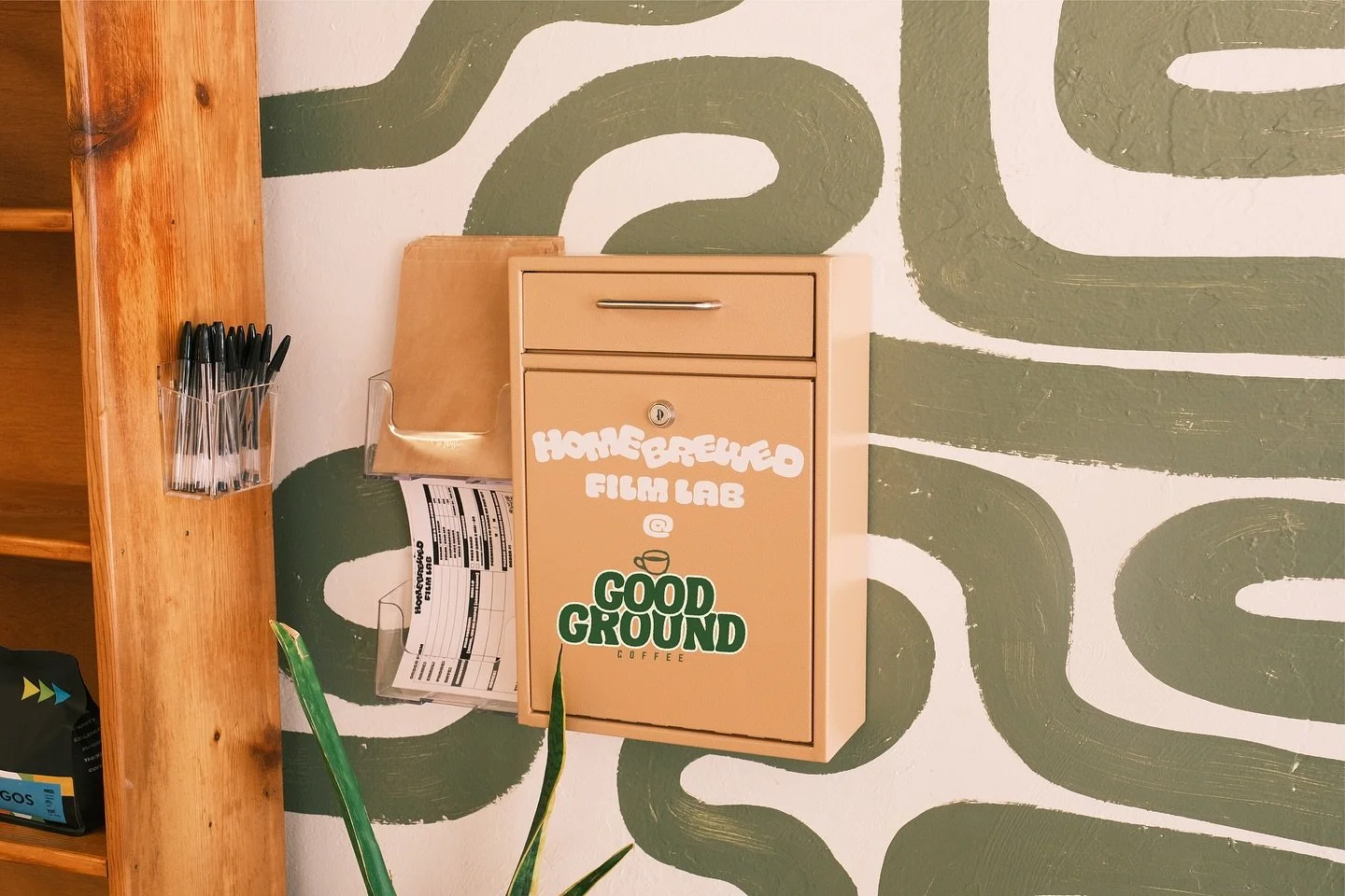 hey SWFL!

its official, our second dropbox @goodgroundcoffee_  is live 😸

i know it was a bit of a lowkey announcement but im extremely blown away with the support so far :) i look forward to working with more of you guys and your film 

can&rsquo;