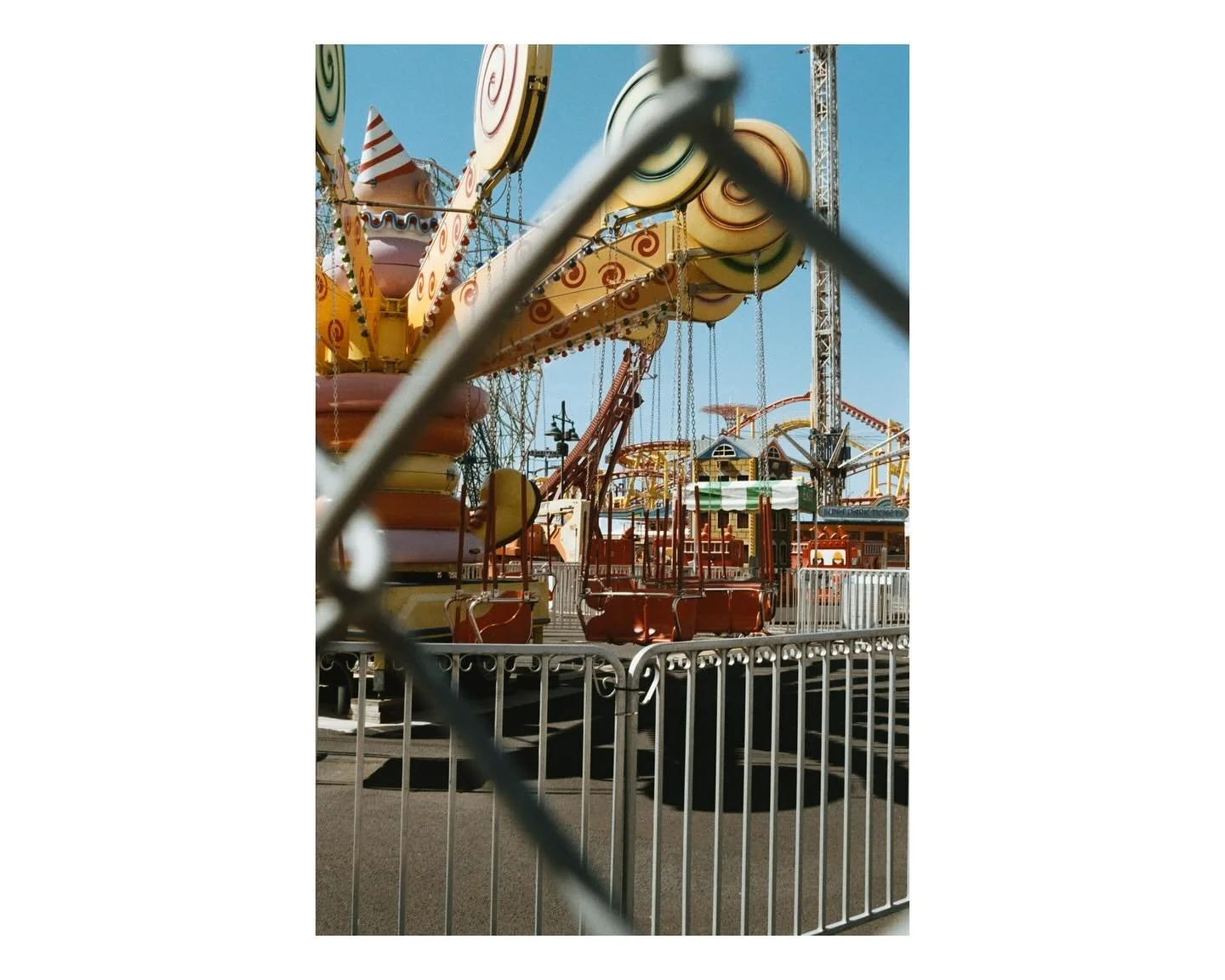 HUGE HUGE thank you to @crystalonfilmm for trusting me with her nyc film. first 4 are color plus (my personal fave) and the last 2 are good ole trusty kodak gold!

#film
#35mmfilm
#filmphotographer
#kodak
#kodakfilm
#fujifilm #nyc #nycphotography #ny