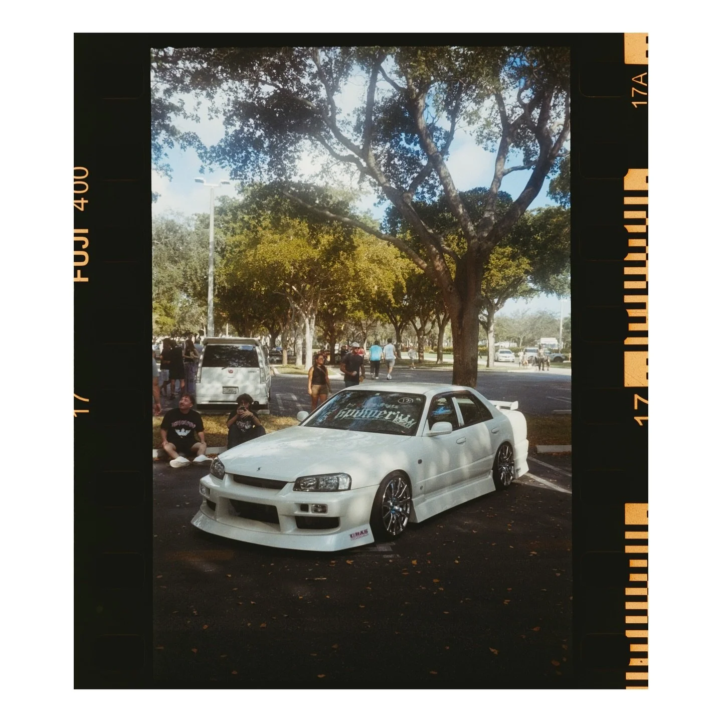 film dump friday (but on a sunday)

some frames w the crust from @thewayiseethings35mm taken on @fujifilm_profilm 400

#fujifilm #fujifilm35mm #swflfilmlab