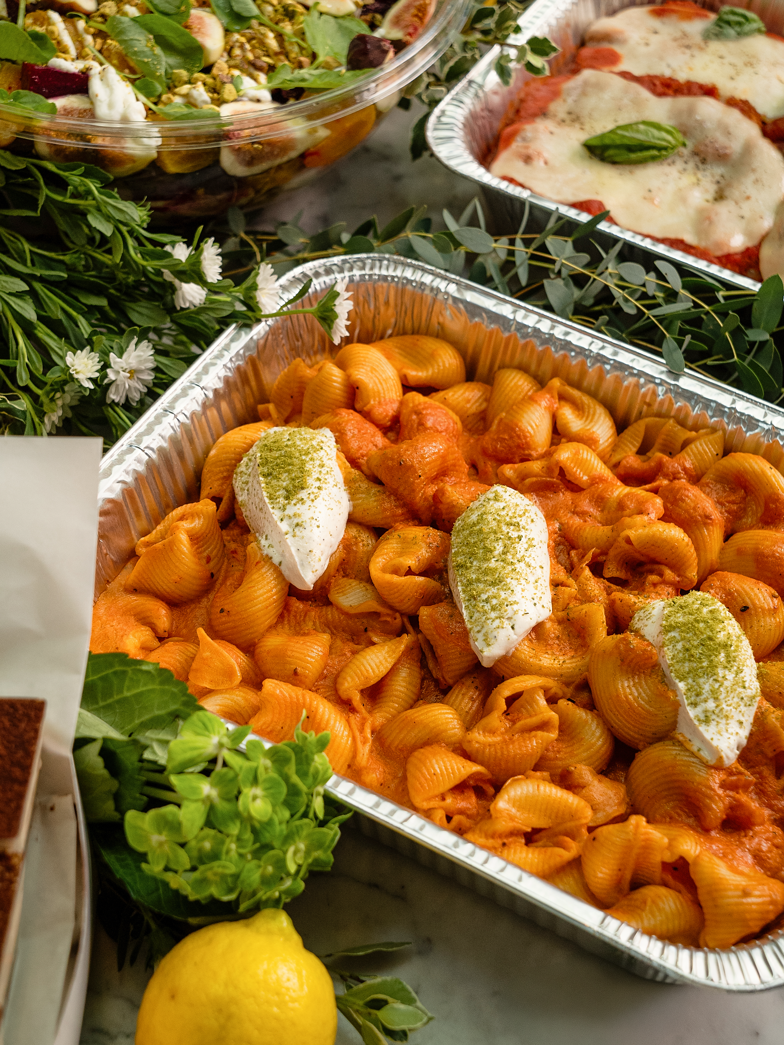 A large tray of Vodka Lumaconi pasta