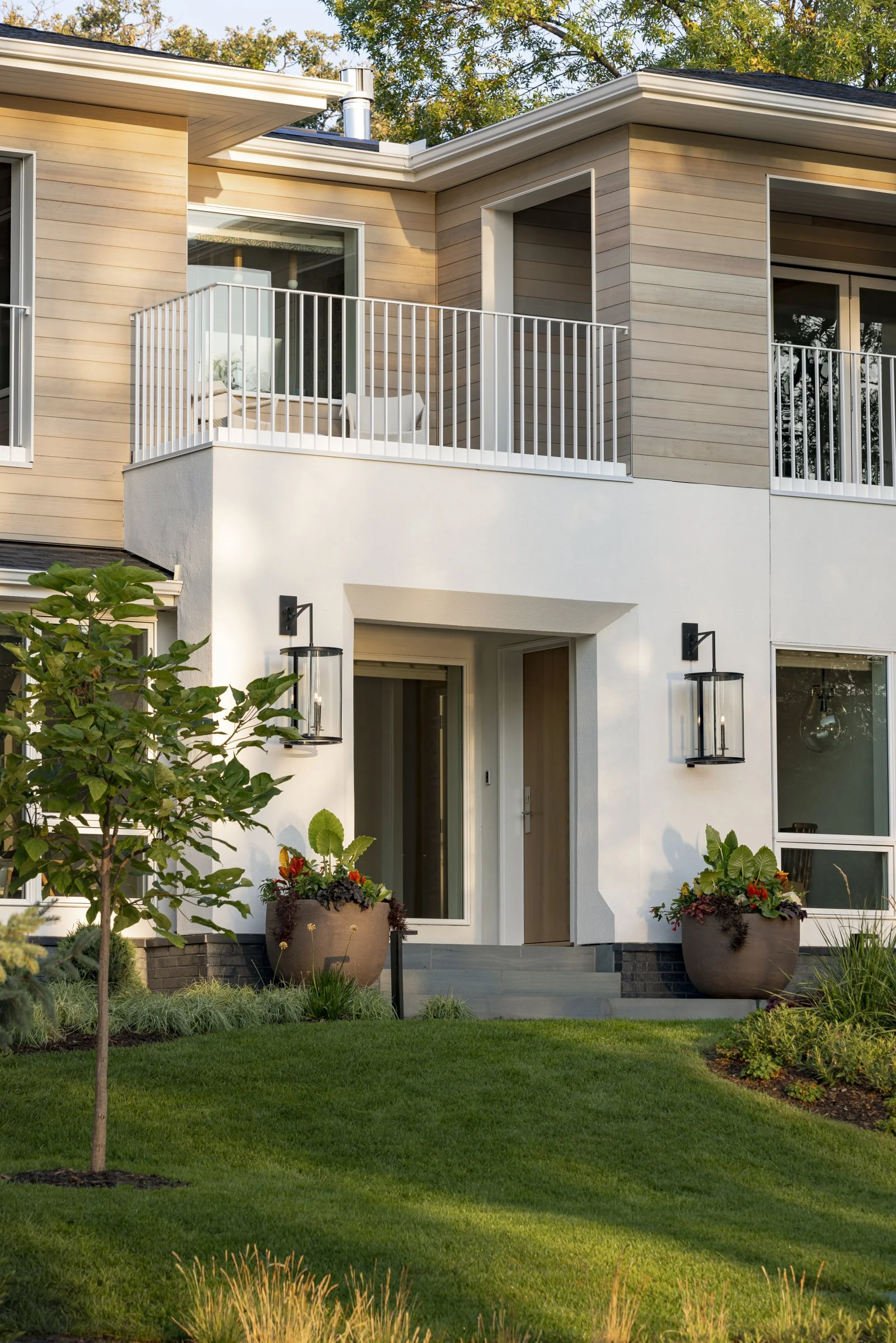 Exteriors_2214 Cedar Lake_006.jpg