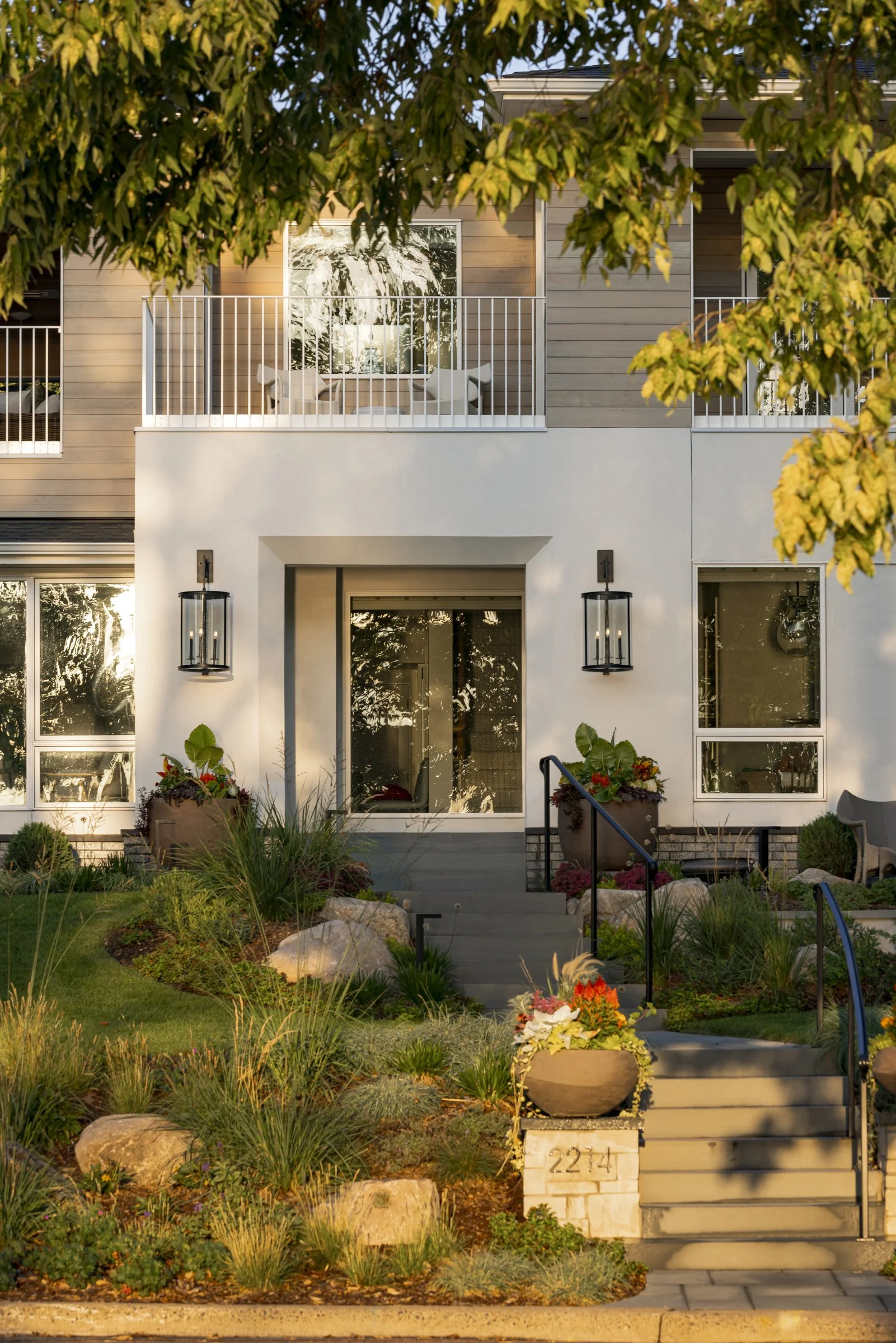 Exteriors_2214 Cedar Lake_005.jpg