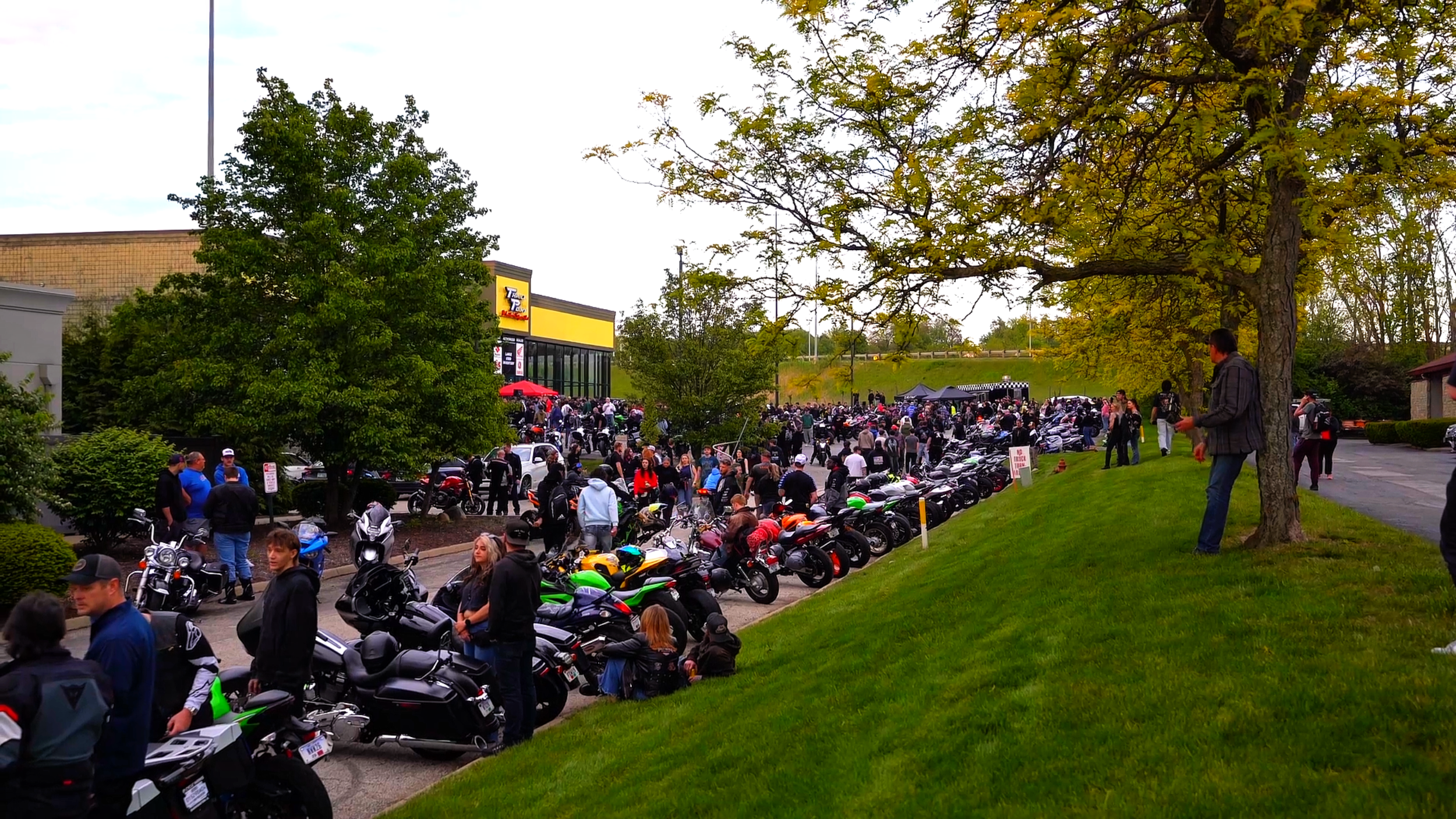 THE NEO SUPERSPORTS 2026 SEASON OPENER BIKE NIGHT! (1000+ BIKES!)