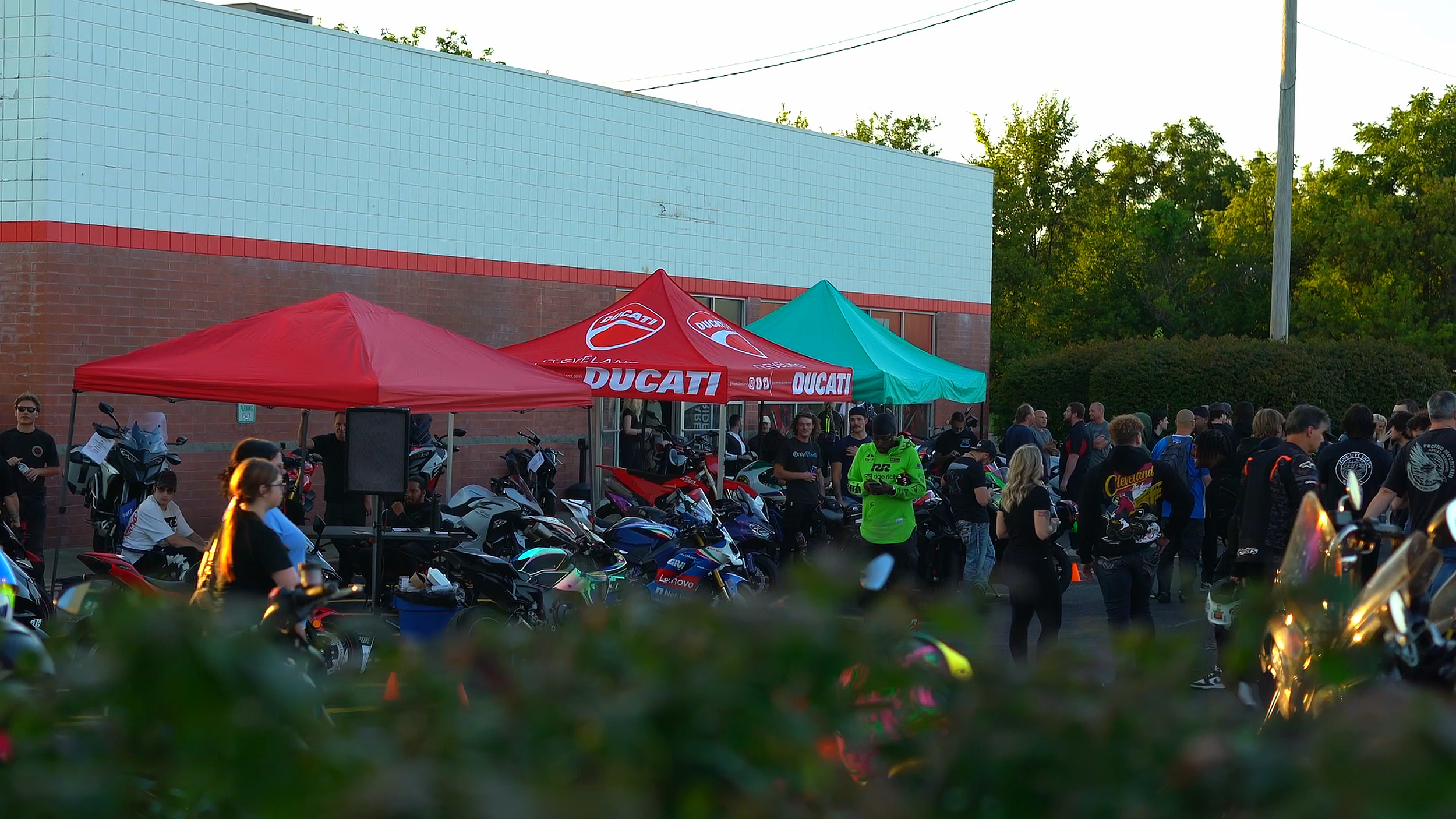 NEO X DUCATI CROWD SHOT 5.png