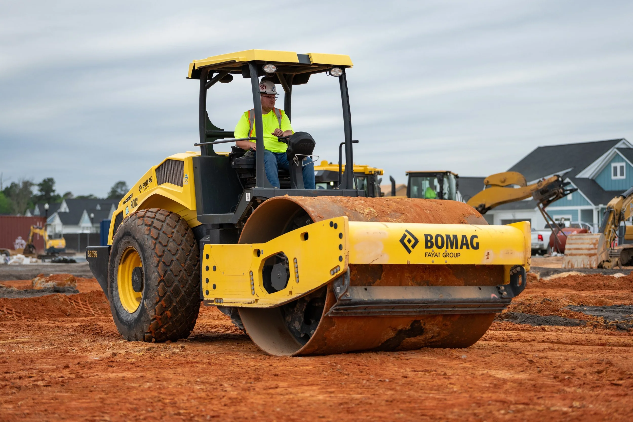 IntraCoastal Construction Expands Site Work Capabilities with New BOMAG Equipment