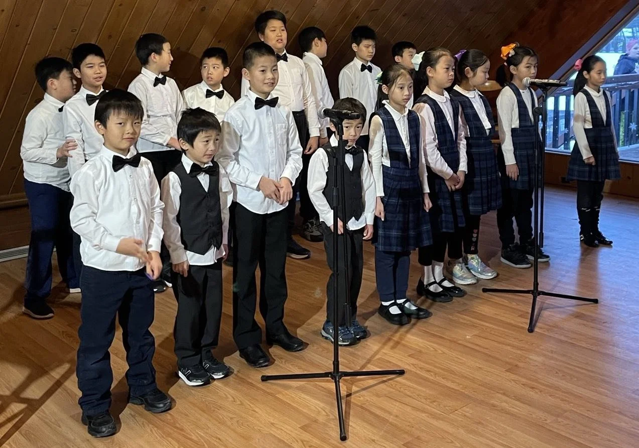 節日合唱團表演