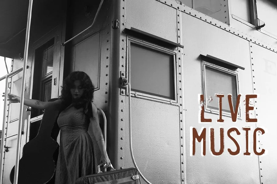 Live Music: demi clara