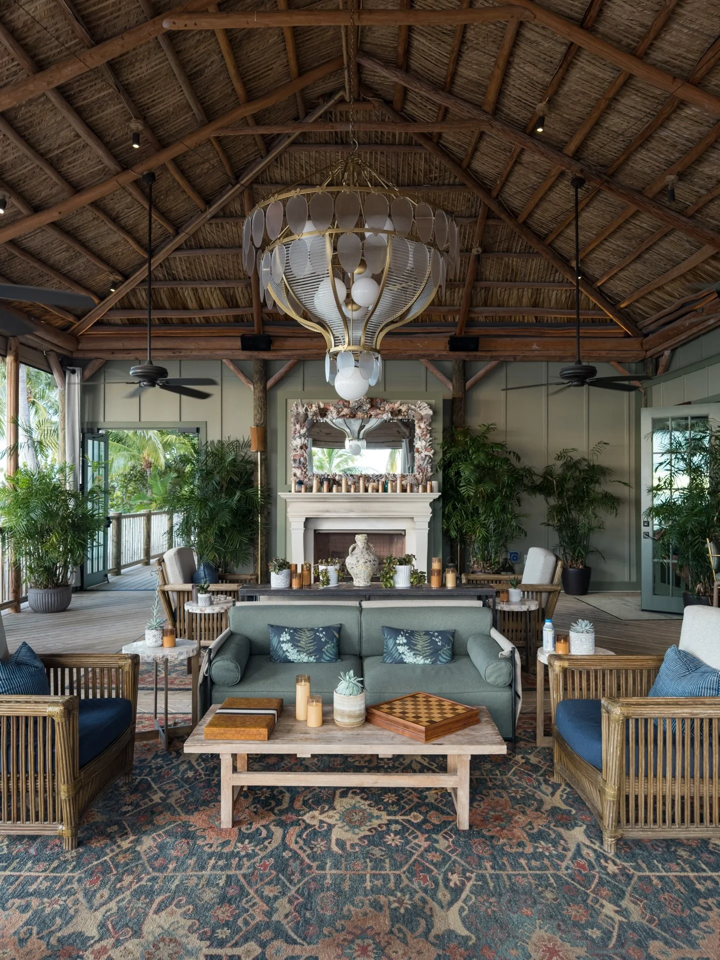 Some properties earn your loyalty by showing you everything. Others earn it by letting you forget everything.

No clocks in the rooms. No TVs. Just a chandelier, a chess set someone left out, and a breeze off the water.

The best luxury hospitality s
