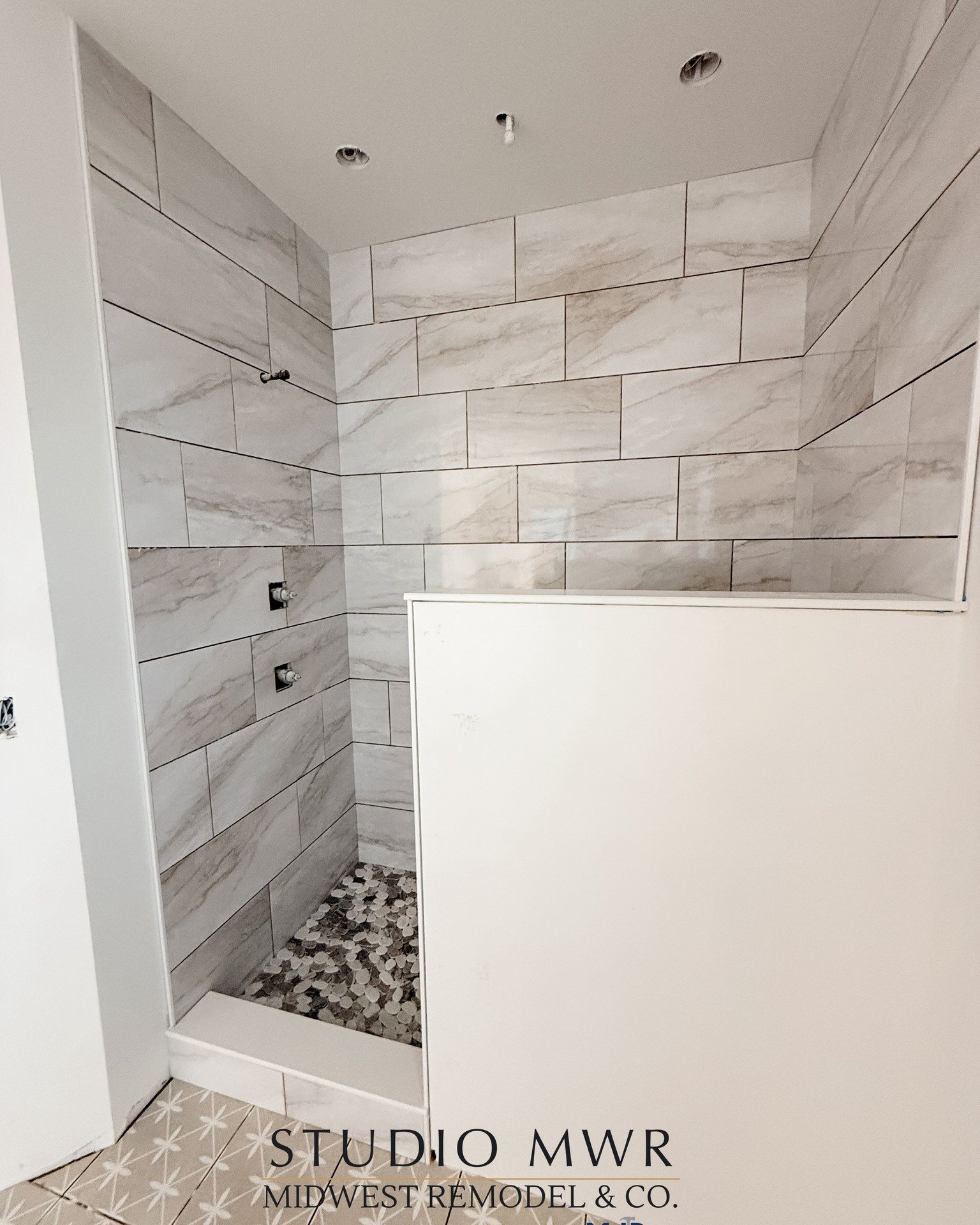 A Little Peek Behind the Scenes 👀
New construction magic is happening!
We’re out at a Finney Homes build in Marengo, collaborating with Simply Interiors by Shana to bring some seriously beautiful details to life.
The floors are in (and look