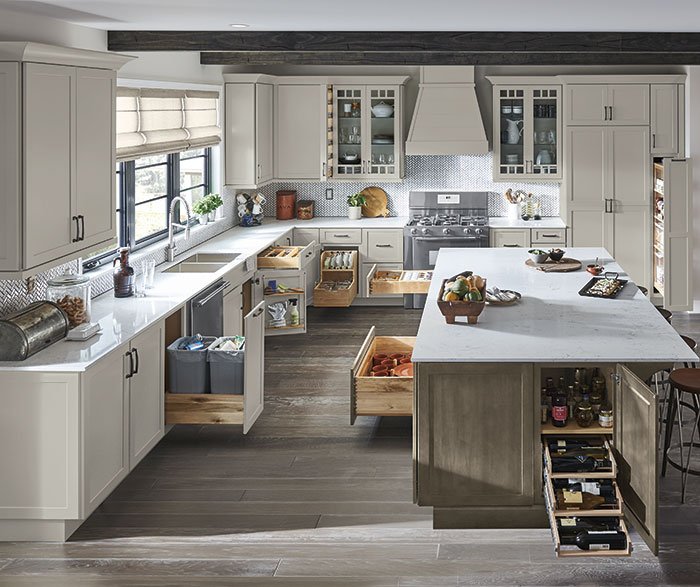 Tip Tuesday:
One of the best investments you can make in any remodel? Smart storage.
Whether it's your kitchen, bathroom, mudroom, or laundry room — smart solutions like pull-out shelves, drawer organizers, and hidden compartments don’t