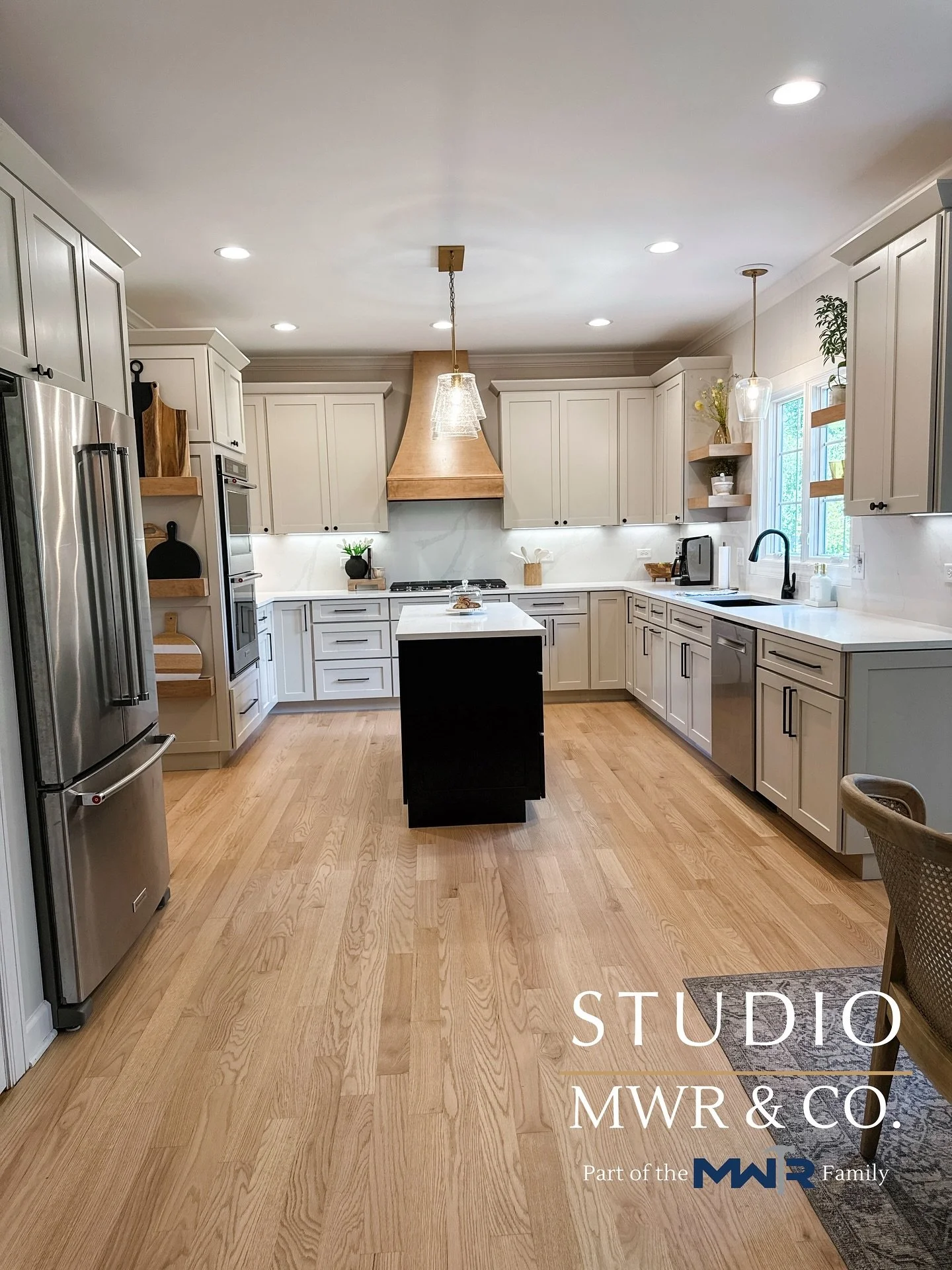 ✨ Transformation magic right here! This first floor was ready for a new chapter — and what a difference a remodel makes.
We reimagined the kitchen with soft, airy cabinetry, a striking custom hood, and sleek countertops that instantly brighten
