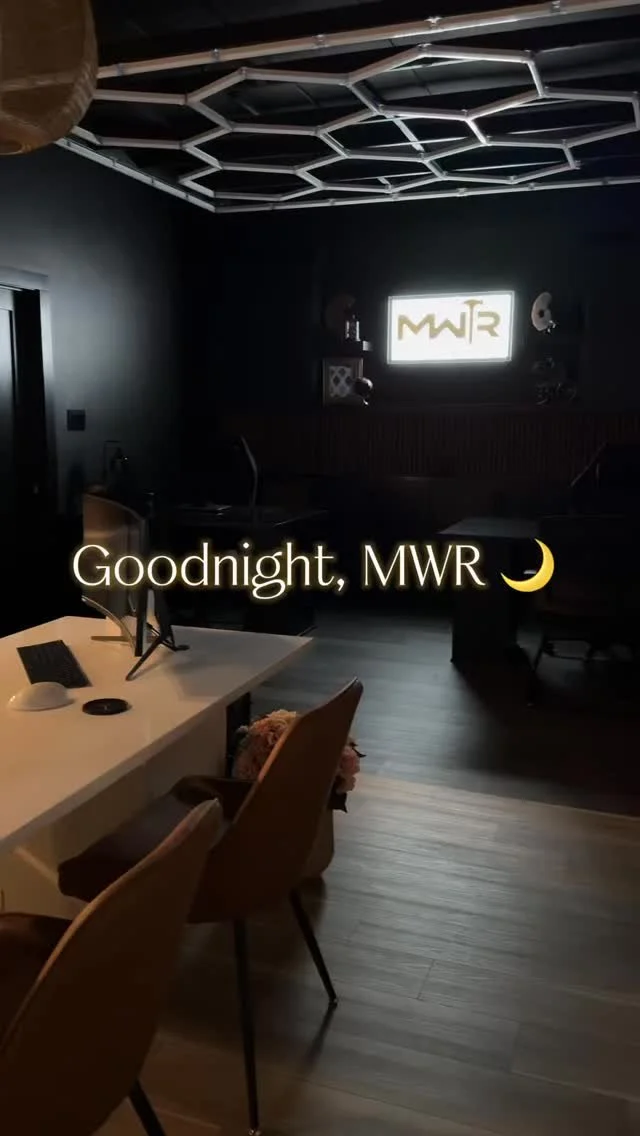 The lights are low, the showroom’s cozy, and the weekend is calling.
Goodnight, MWR — you’ve been shining all week. ✨
#WhereDesignFeelsLikeHome #MidwestRemodel #StudioMWR #WeekendVibes #FridayNight #FYP #HomeBodyHQ #RootedInHomeSt