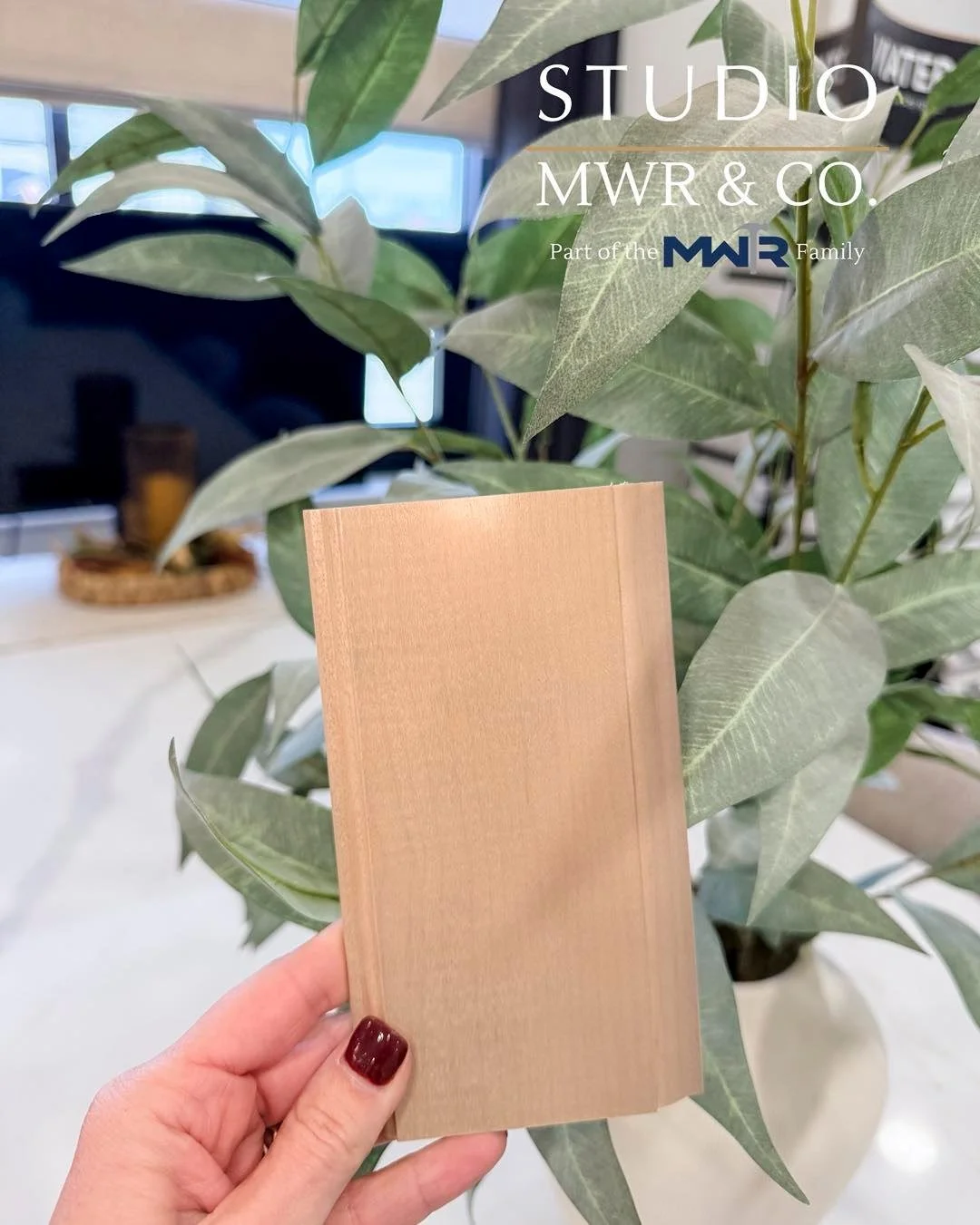🌿 𝐈𝐧𝐭𝐫𝐨𝐝𝐮𝐜𝐢𝐧𝐠 𝐆𝐫𝐚𝐢𝐧𝐬𝐭𝐨𝐧𝐞 𝐛𝐲 𝐊𝐞𝐦𝐩𝐞𝐫⁣
⁣
There&rsquo;s something special about a finish that feels as natural as it looks.⁣
Meet 𝐆𝐫𝐚𝐢𝐧𝐬𝐭𝐨𝐧𝐞 &mdash; our newest cabinet color from Kemper.⁣
⁣
This earthy, light-toned