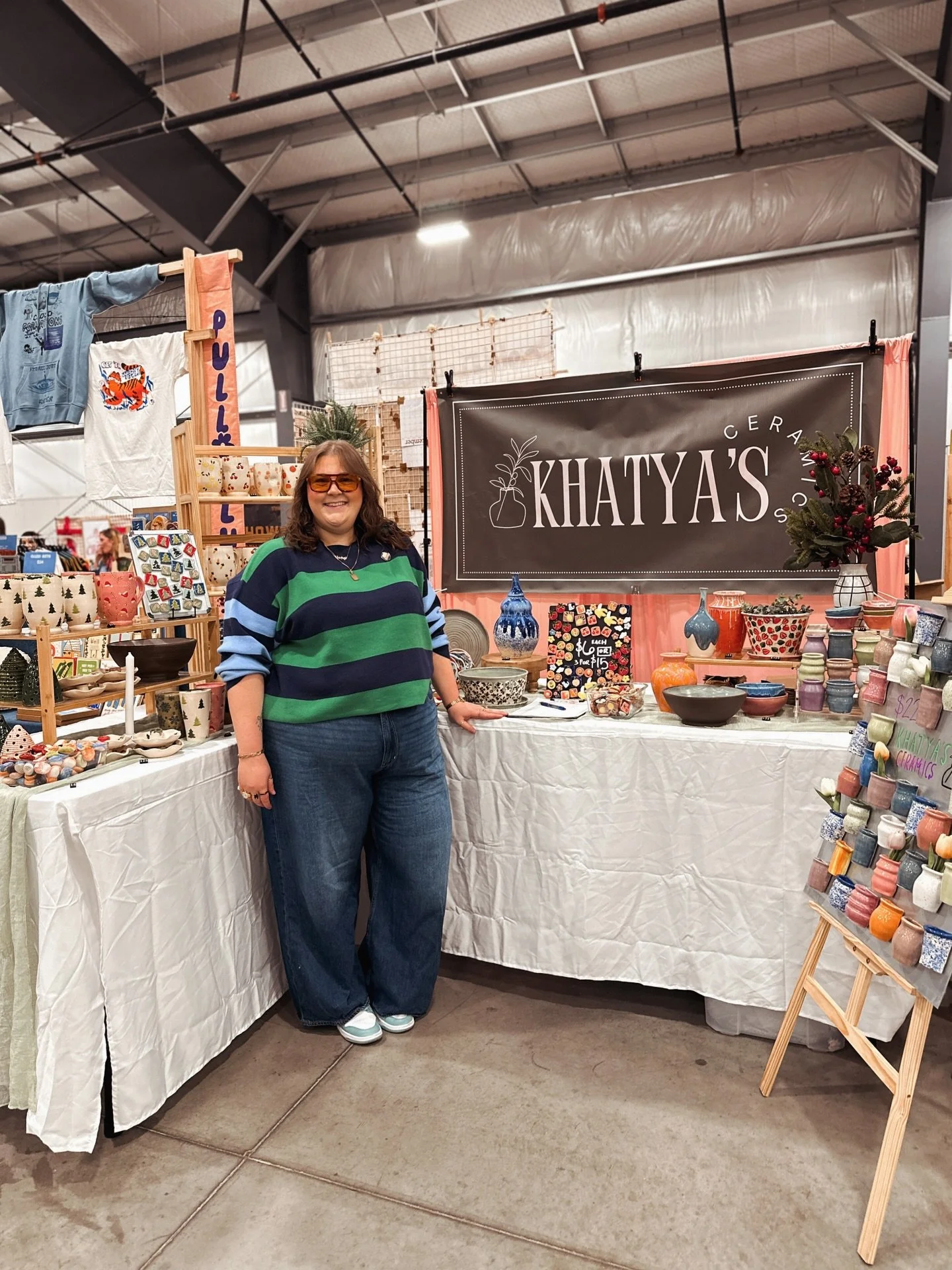 Porter Flea weekend is HERE! 🎉 This is my last market of the year + the last chance to shop my ceramics before Christmas 🎁 Come say hi, touch some pottery, and maybe take home a new favorite mug 😉