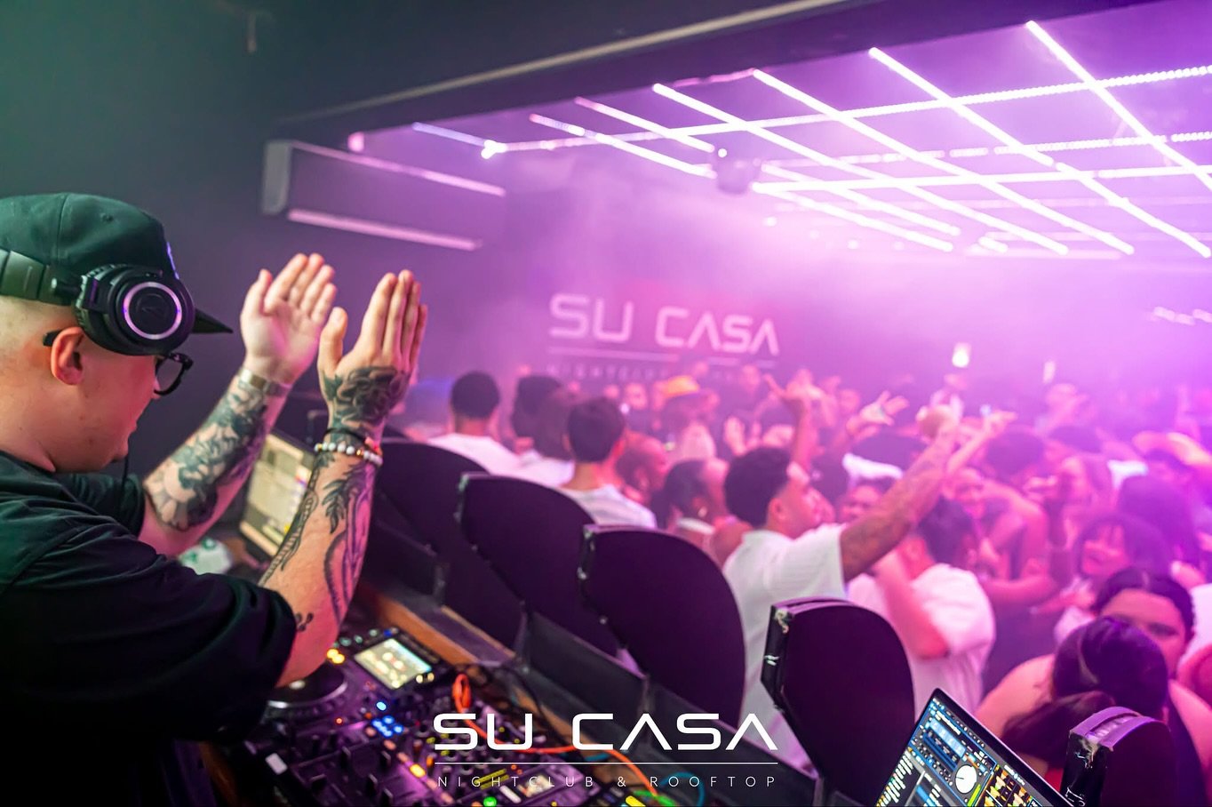 Full dance floors + full hearts 🫶 Pick up your golden wristband to access all the perks and join us for your favourite Sunday Session x

VIP Guest List + Booth Bookings via link in bio 🔗