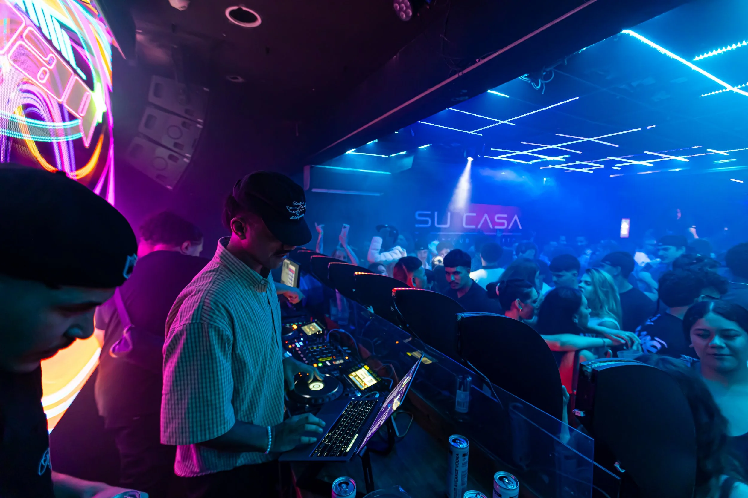 su casa friday event brisbane image of dj mixing