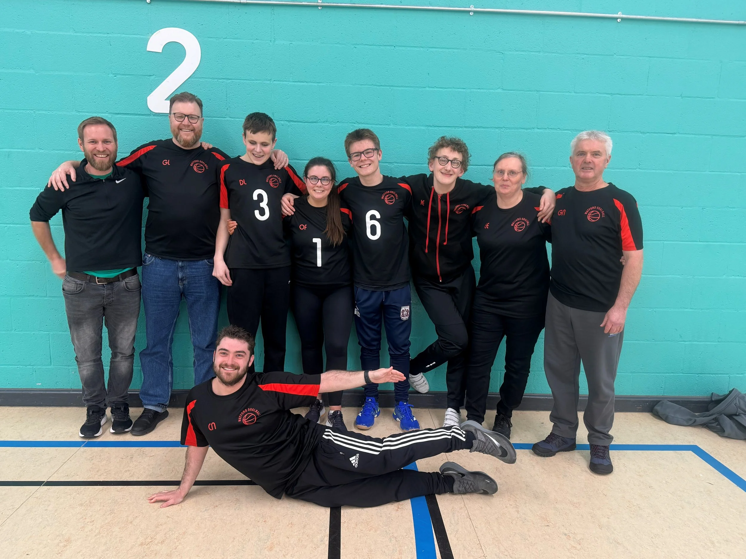  The team with the supporters. 