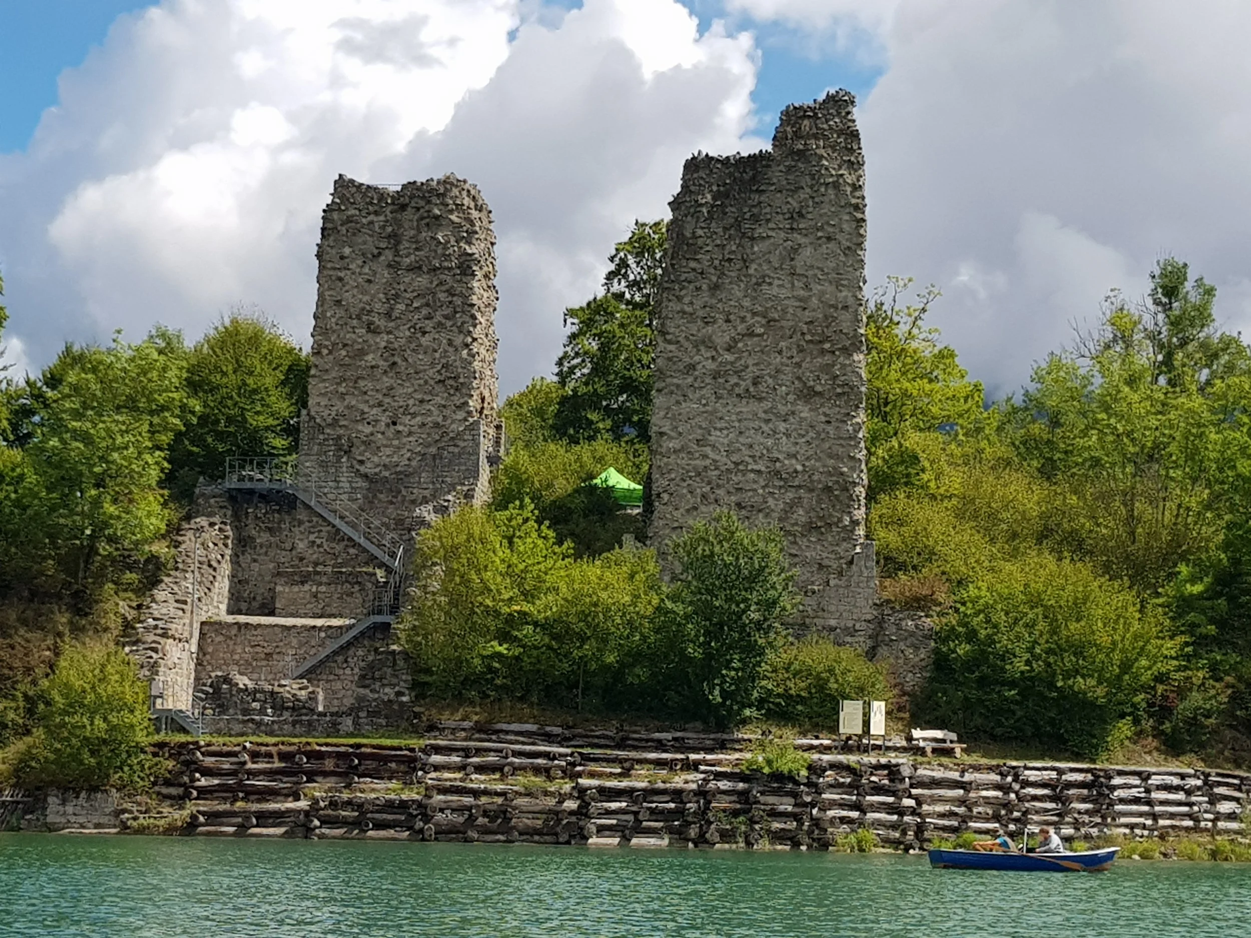 L'île d'Ogoz et ses deux tours