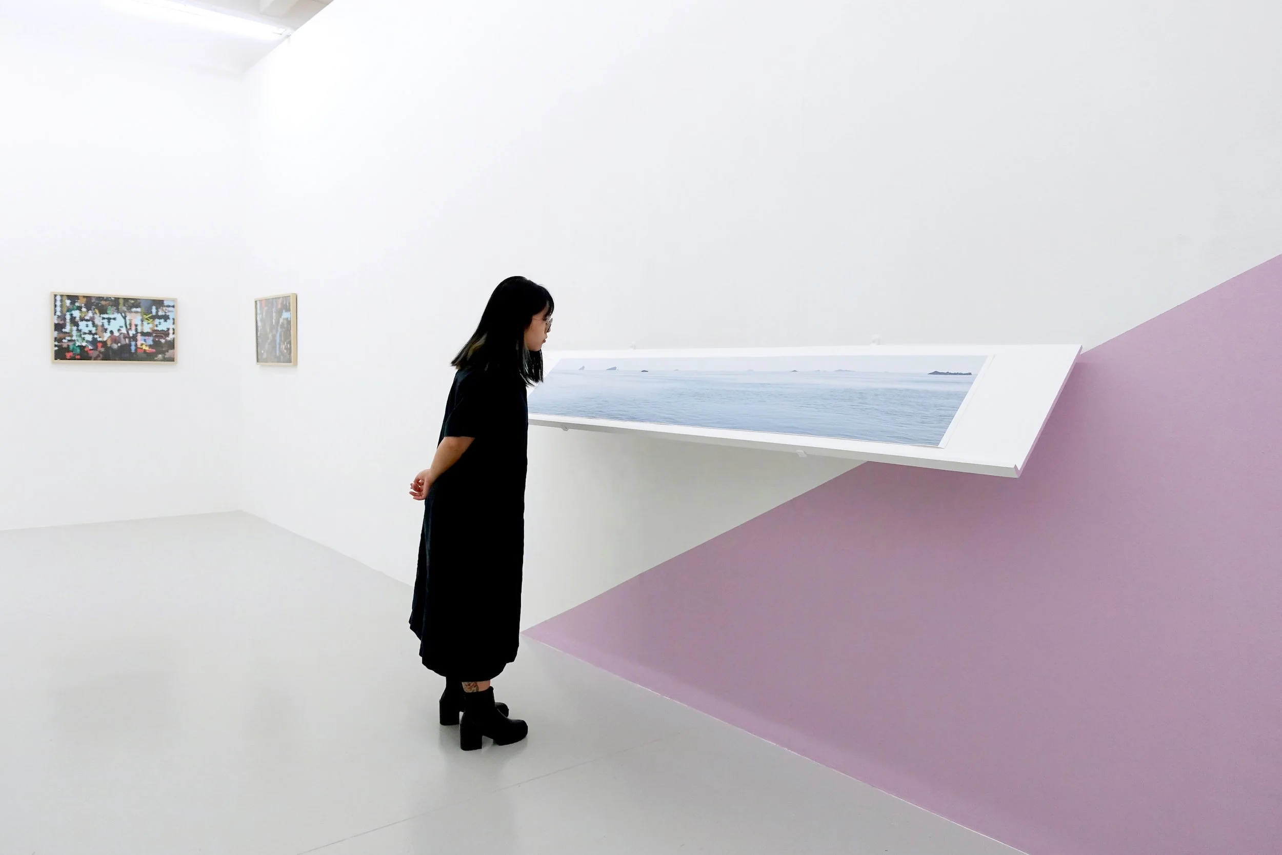 Jason Wee, Cruising , 2021, exhibition installation view. Image courtesy of the artist and Yavuz Gallery.