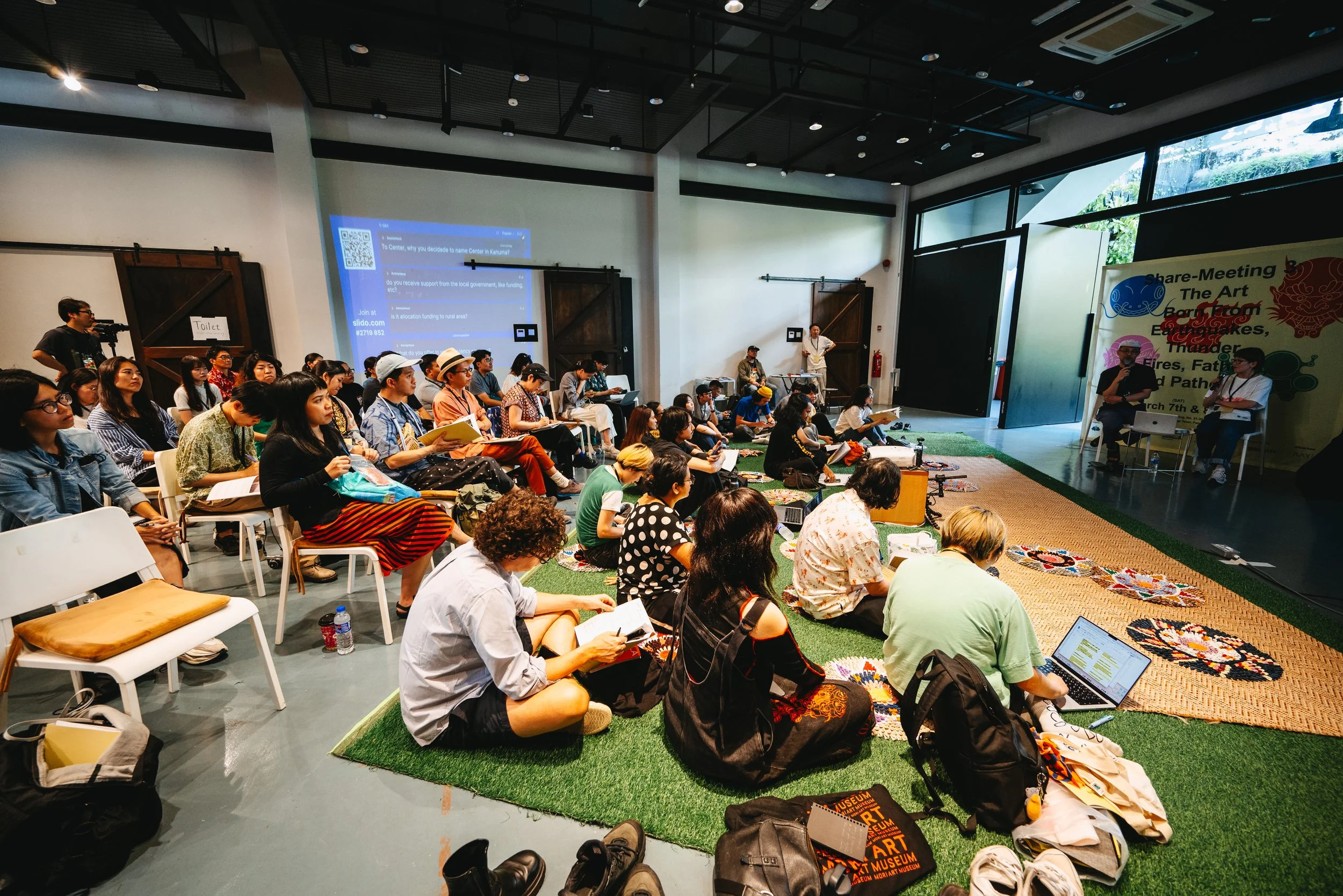 Presentation by Madoka Kuono and Shinkan Tamaki from Centre, Tochigi, Japan. Image courtesy of Share-Meeting 3.