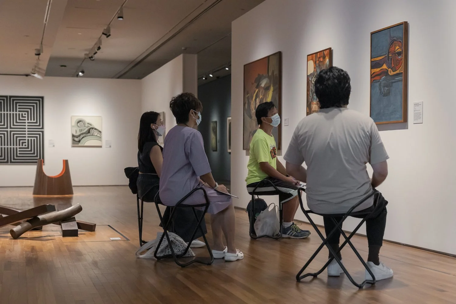 Slow Art Guide group sessions. Image courtesy of National Gallery Singapore.