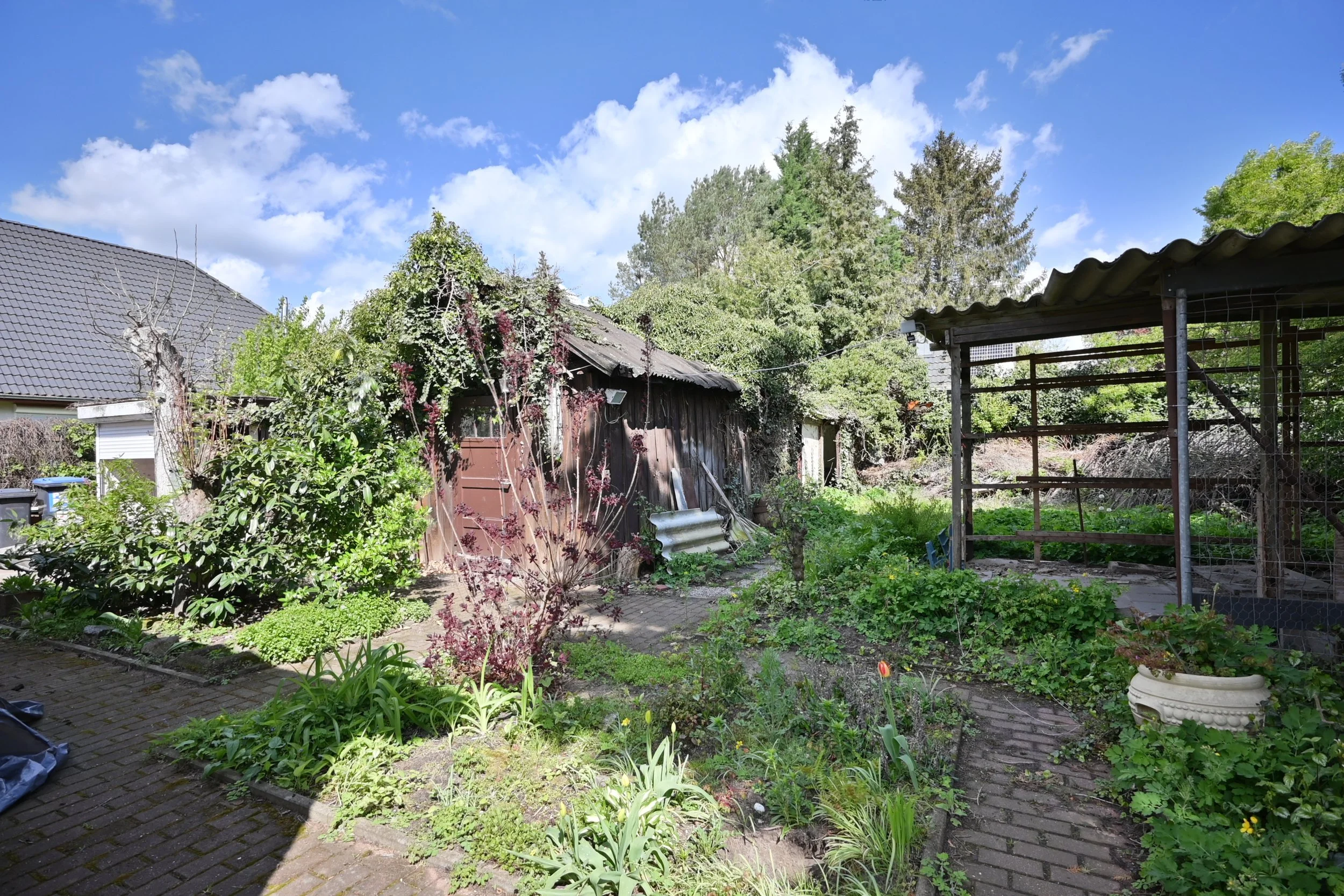 Außenbereich vor der Renovierung