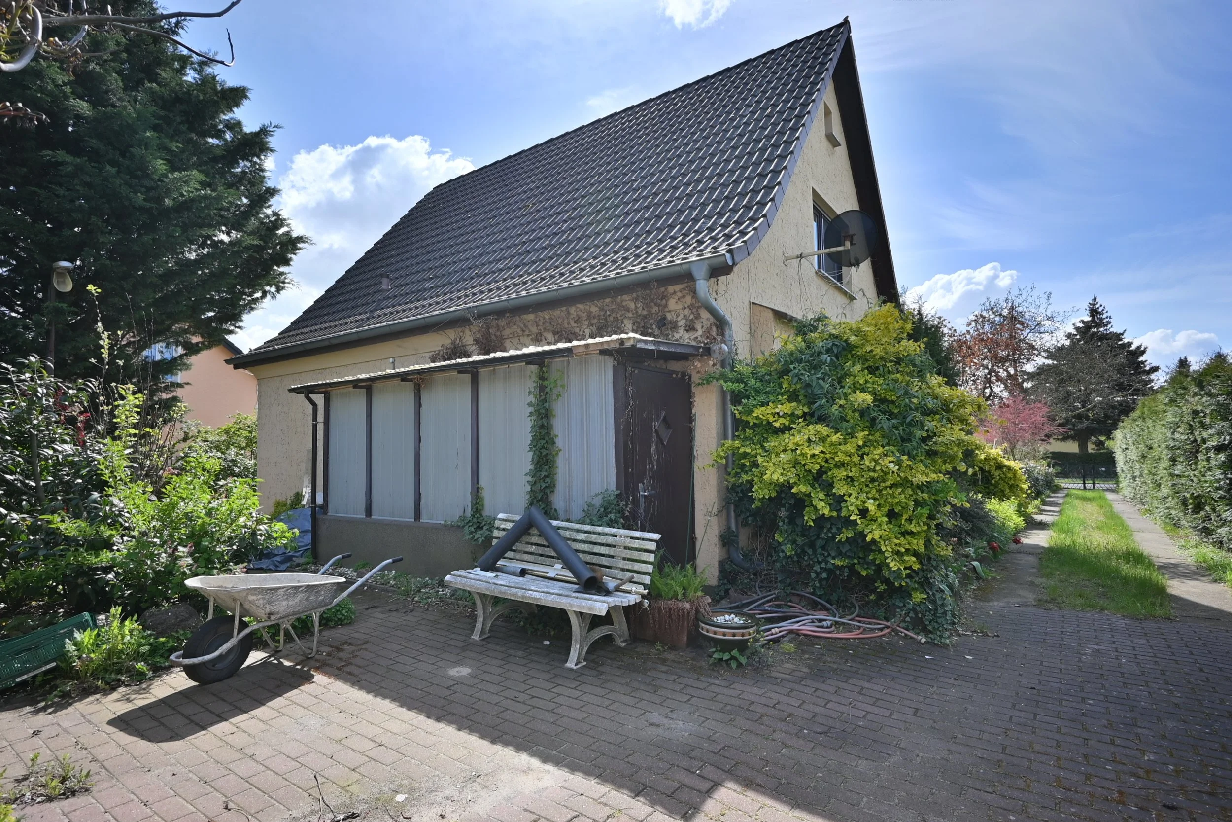 Außenbereich vor der Renovierung