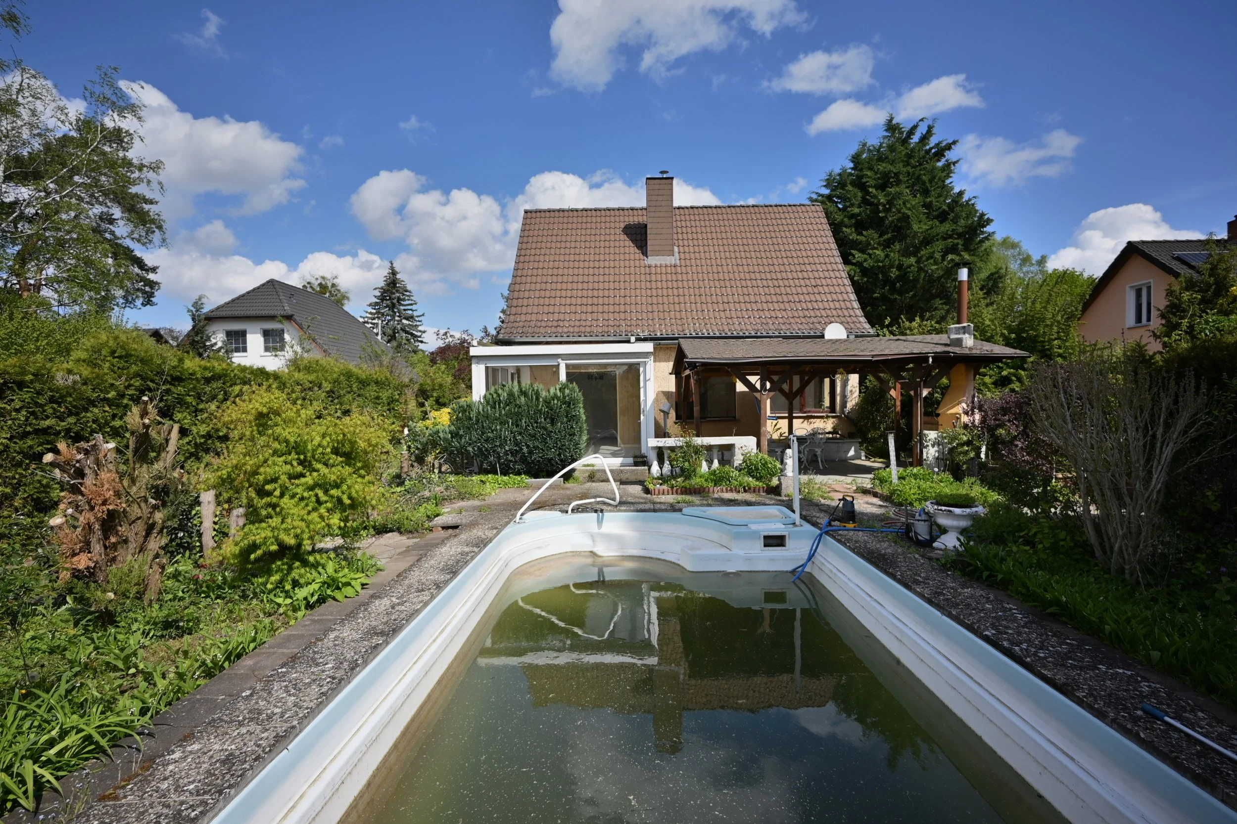 Außenbereich vor der Renovierung