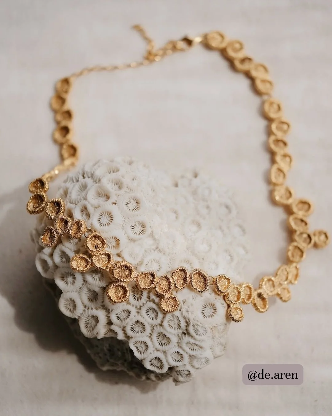 Hey jewellers ✨

Happy Friday!

It&rsquo;s time for #FridayFaves and here are some of the pieces that caught my eye on Instagram this week&hellip; 💍

1️⃣ @de.aren
2️⃣ @rosalynfaithjewellery
3️⃣ @williamwhitejewelry
4️⃣ @georgerings
5️⃣ @sidhedesigns