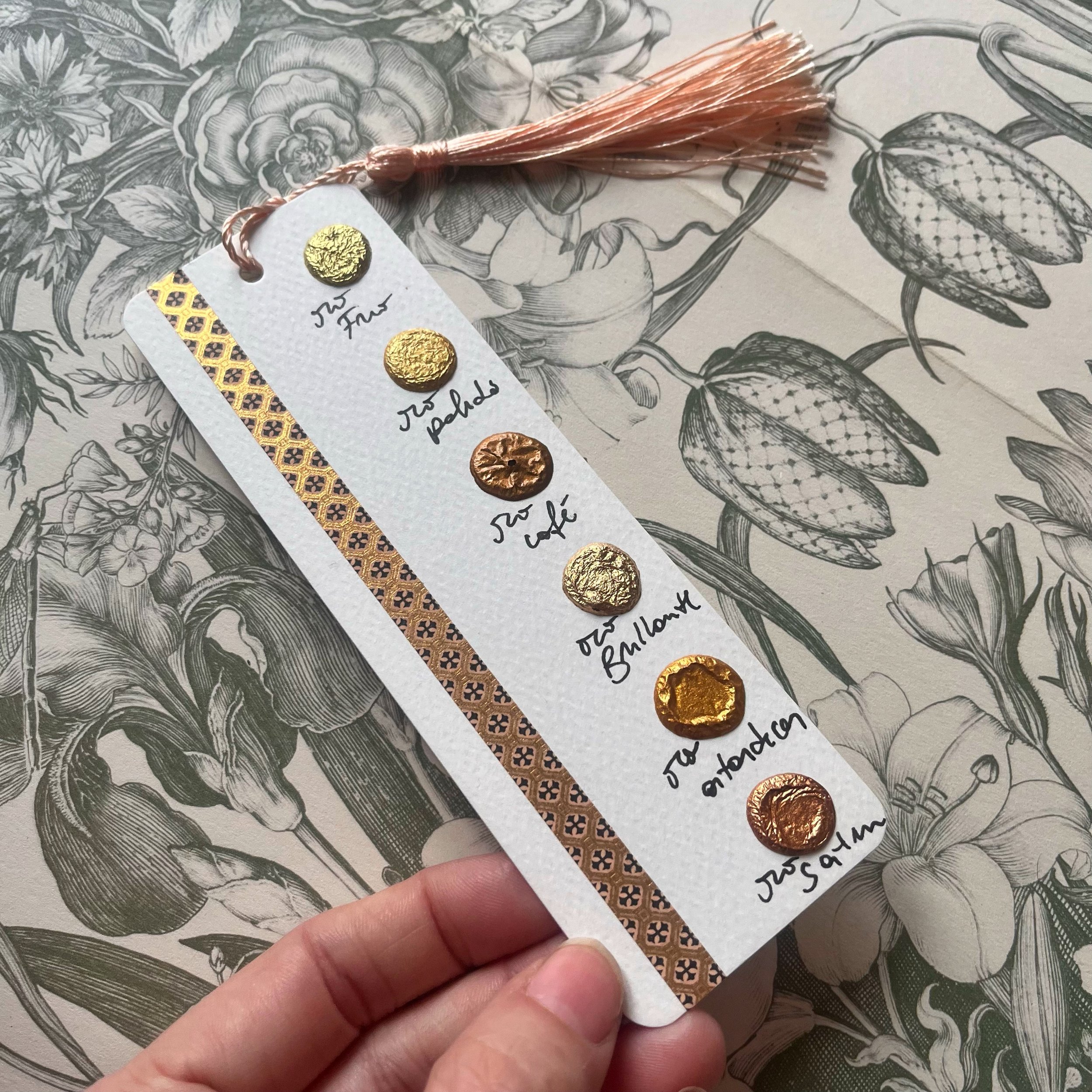 Dot card  marca páginas metales oro