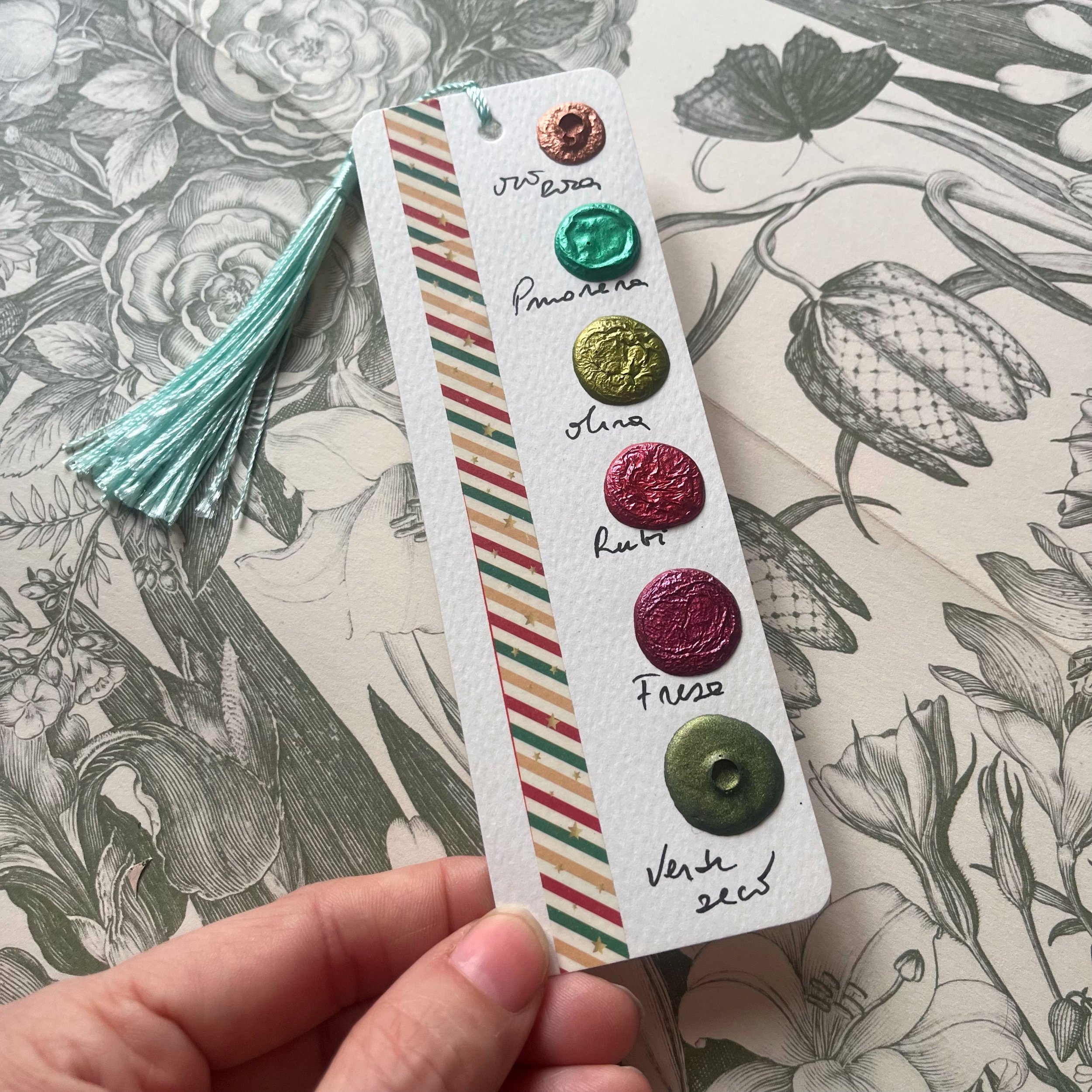 Dot card  marca páginas metales festivos