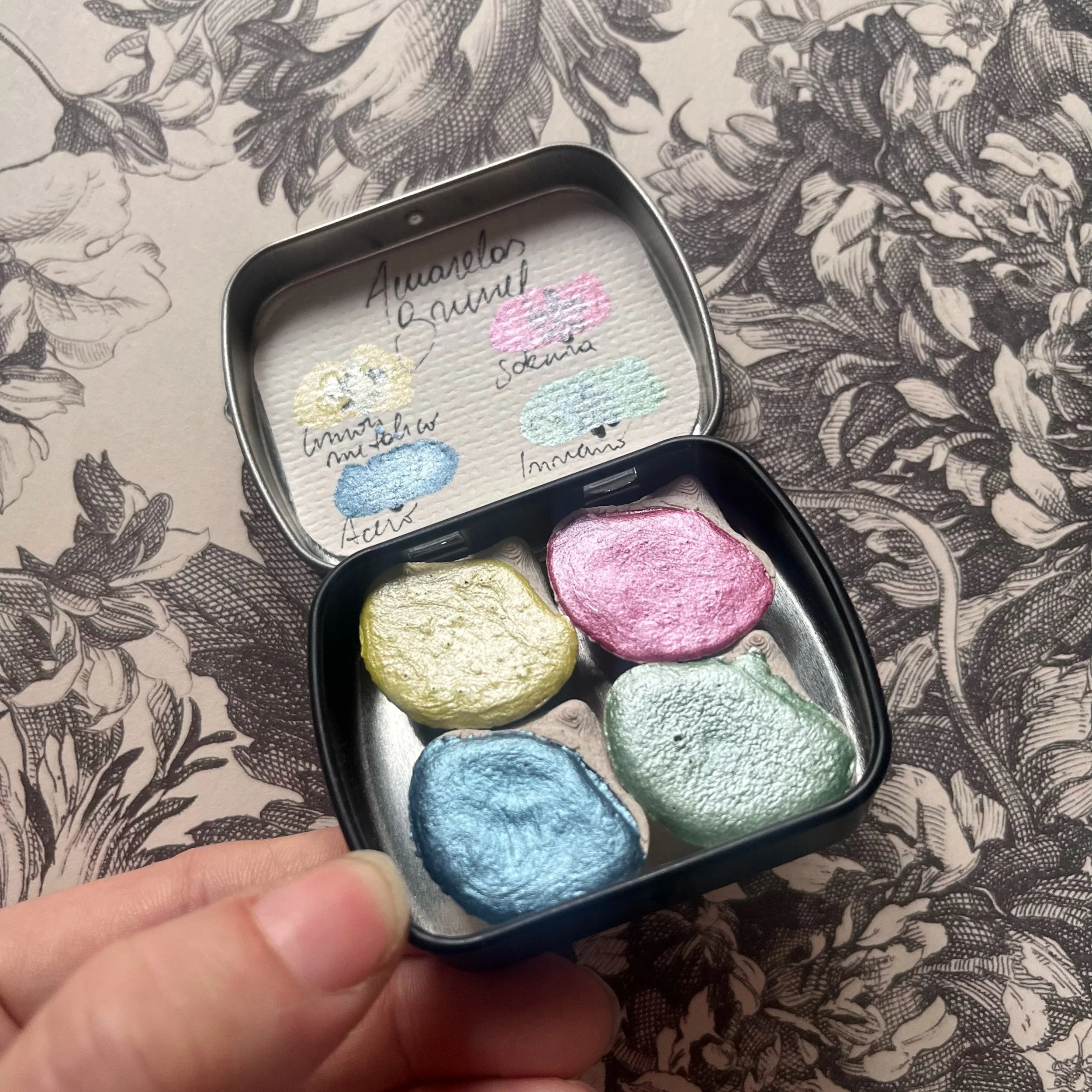 Paleta 4 metalizados básicos apastelados