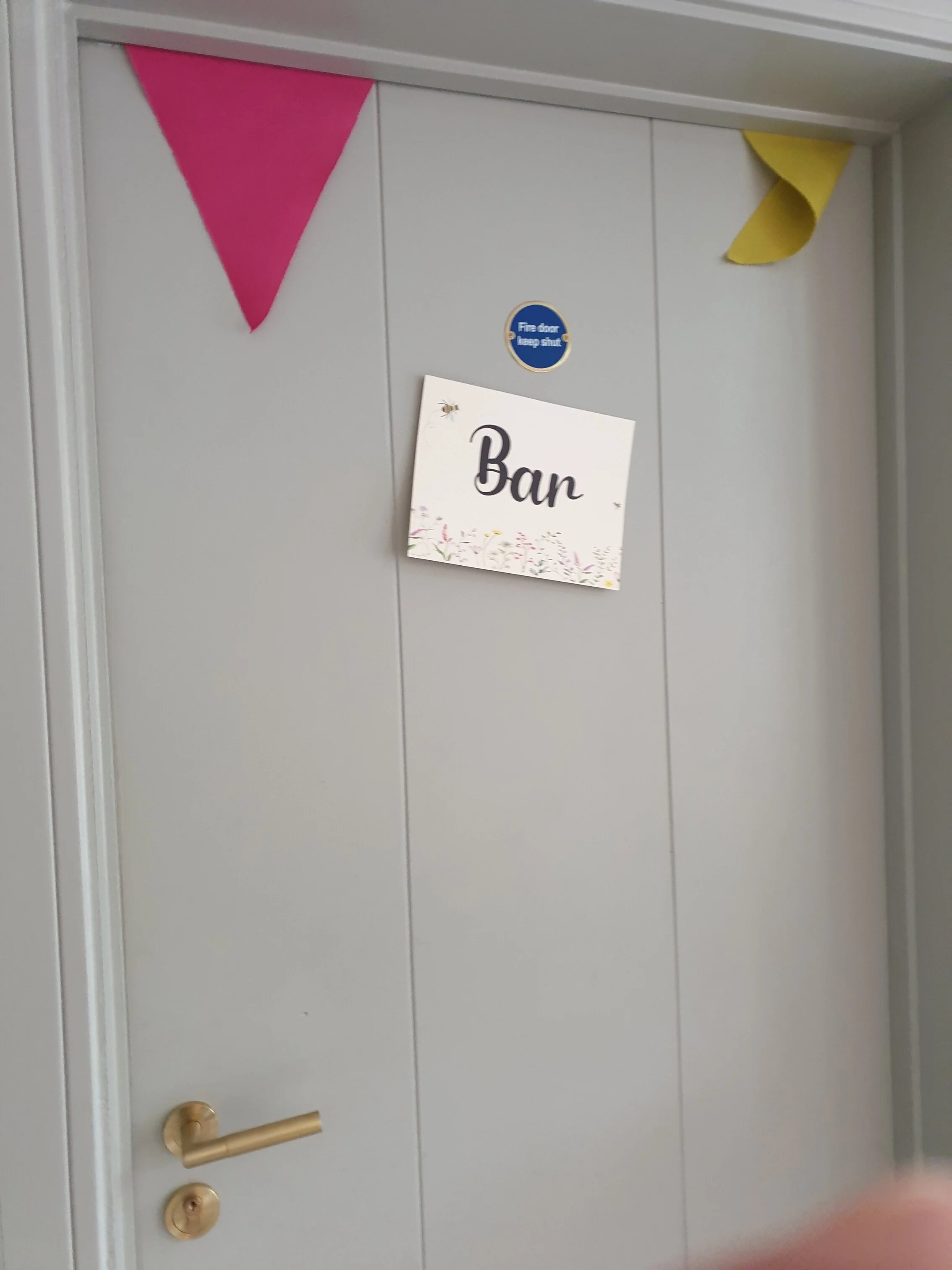 rsz_activity_room_door_with_bar_sign_for_wedding.jpg
