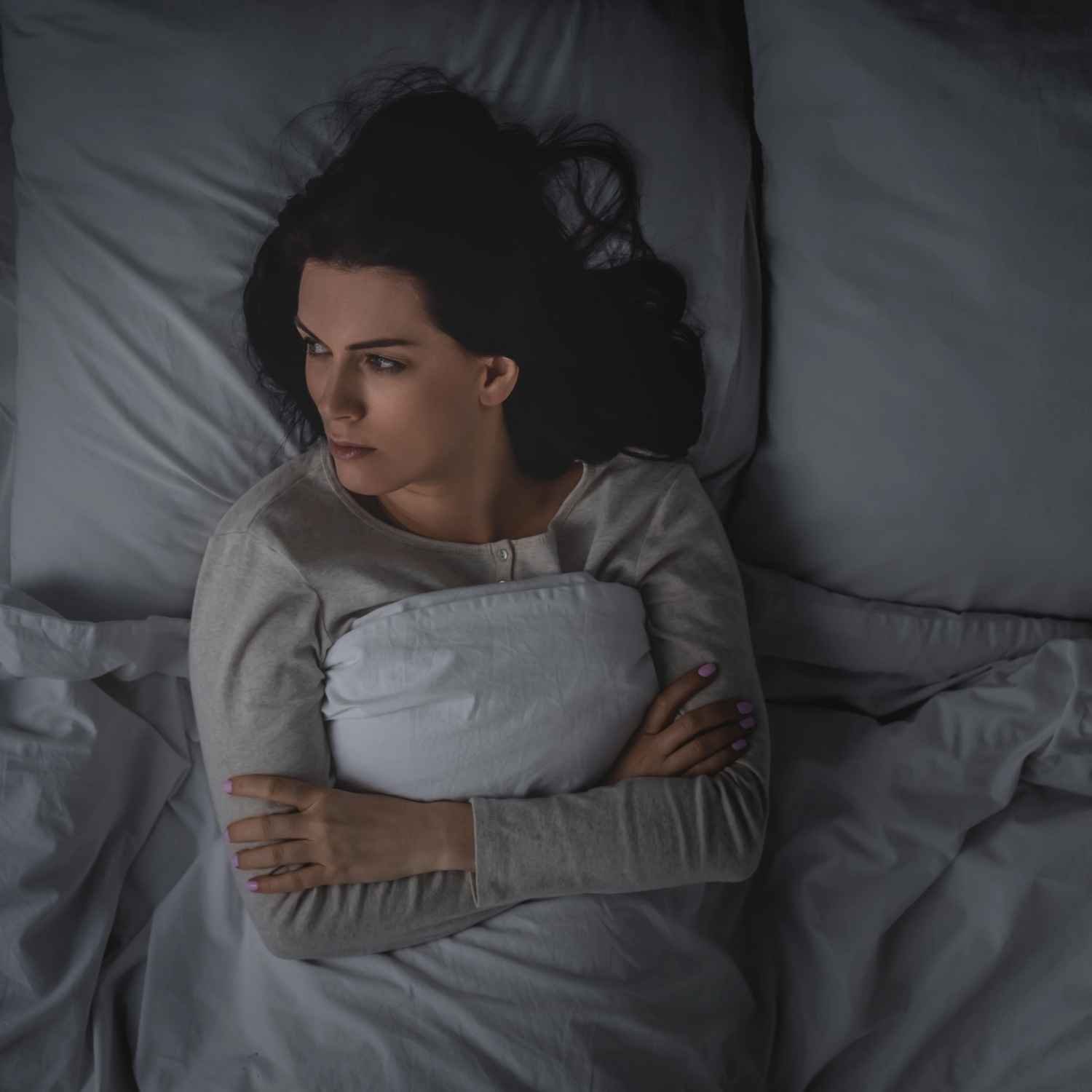 Warum wir ab 40 schlechter schlafen – und was Hormone &amp; Melatonin damit zu tun haben