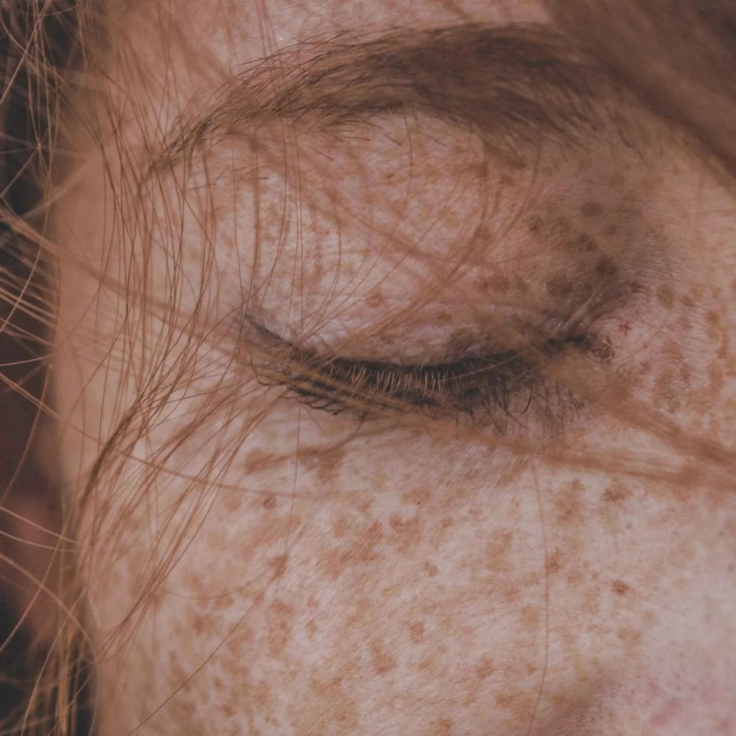 Perimenopause:                                 Wenn Haut &amp; Haare sich verändern – was tun?