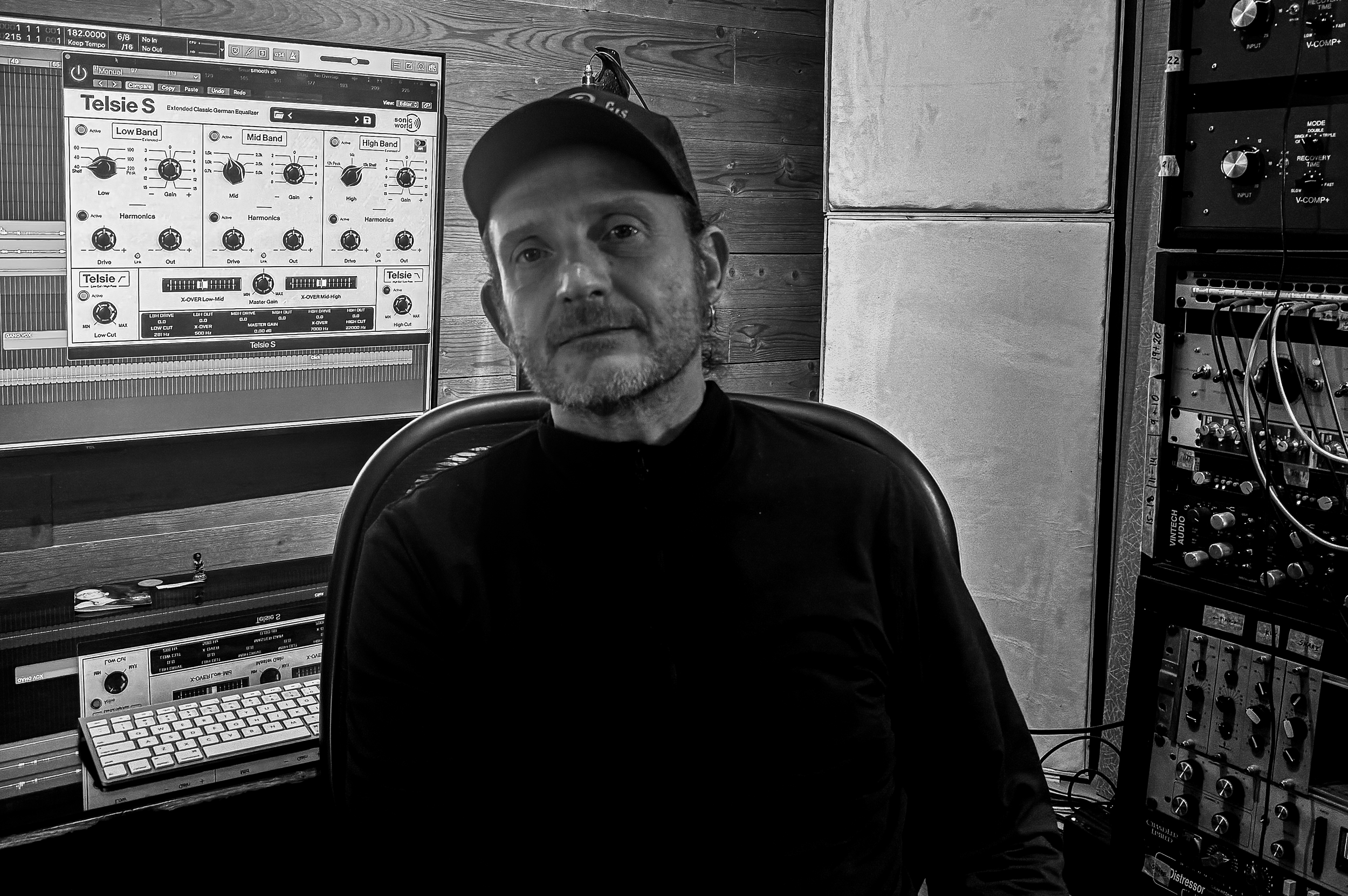 Thomm Jutz in his Studio in Nashville/TN
