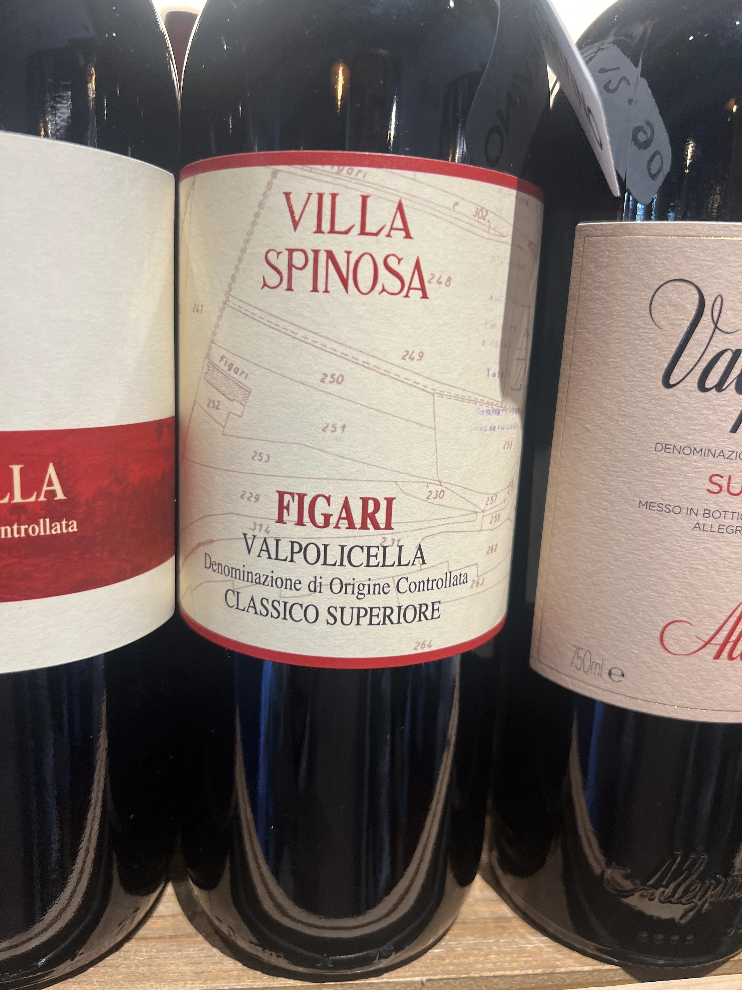 Uno (s) de los vinos que bebimos frente al Ponte Vecchio