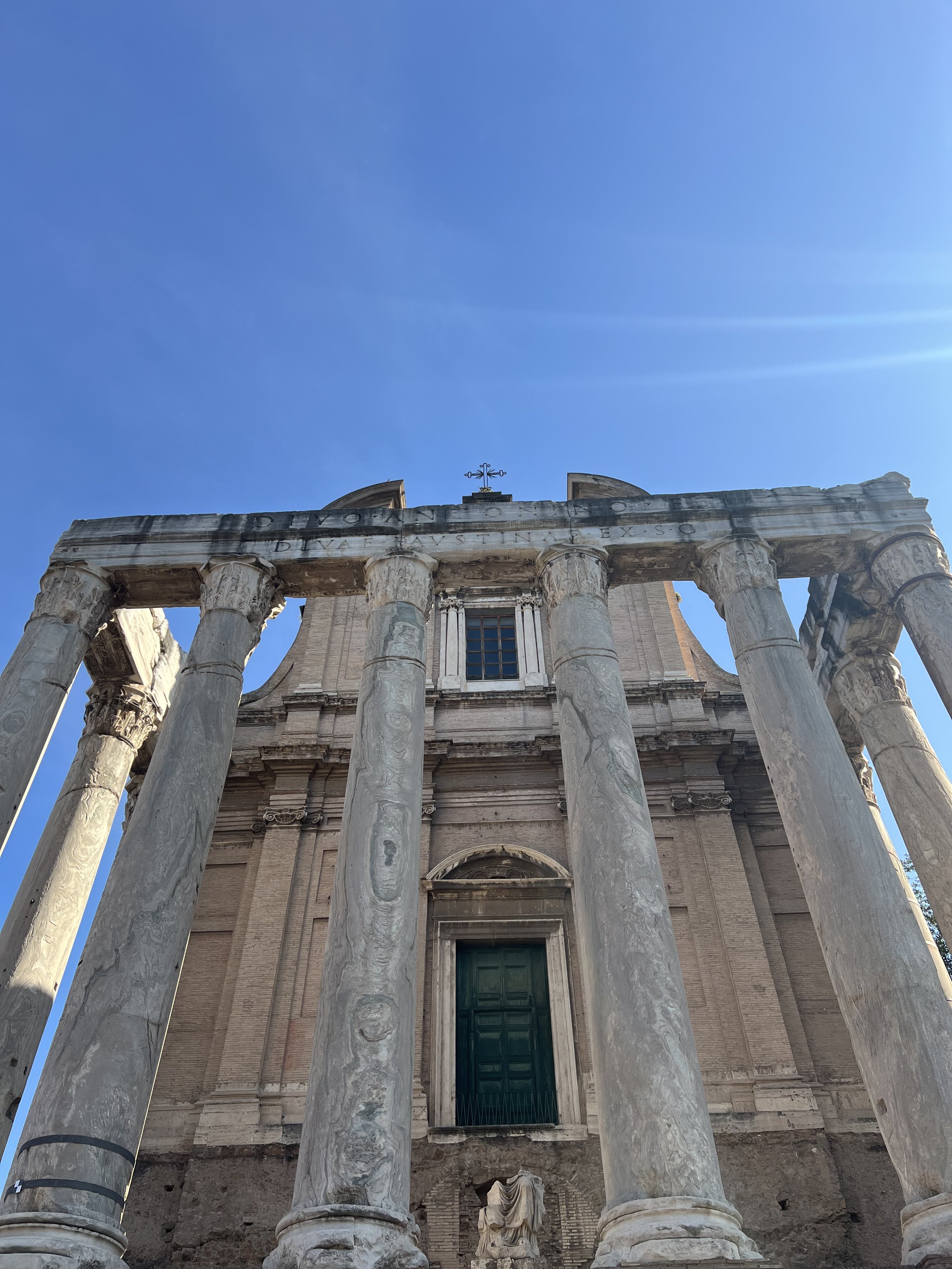 Templo de Antonino y Faustina
