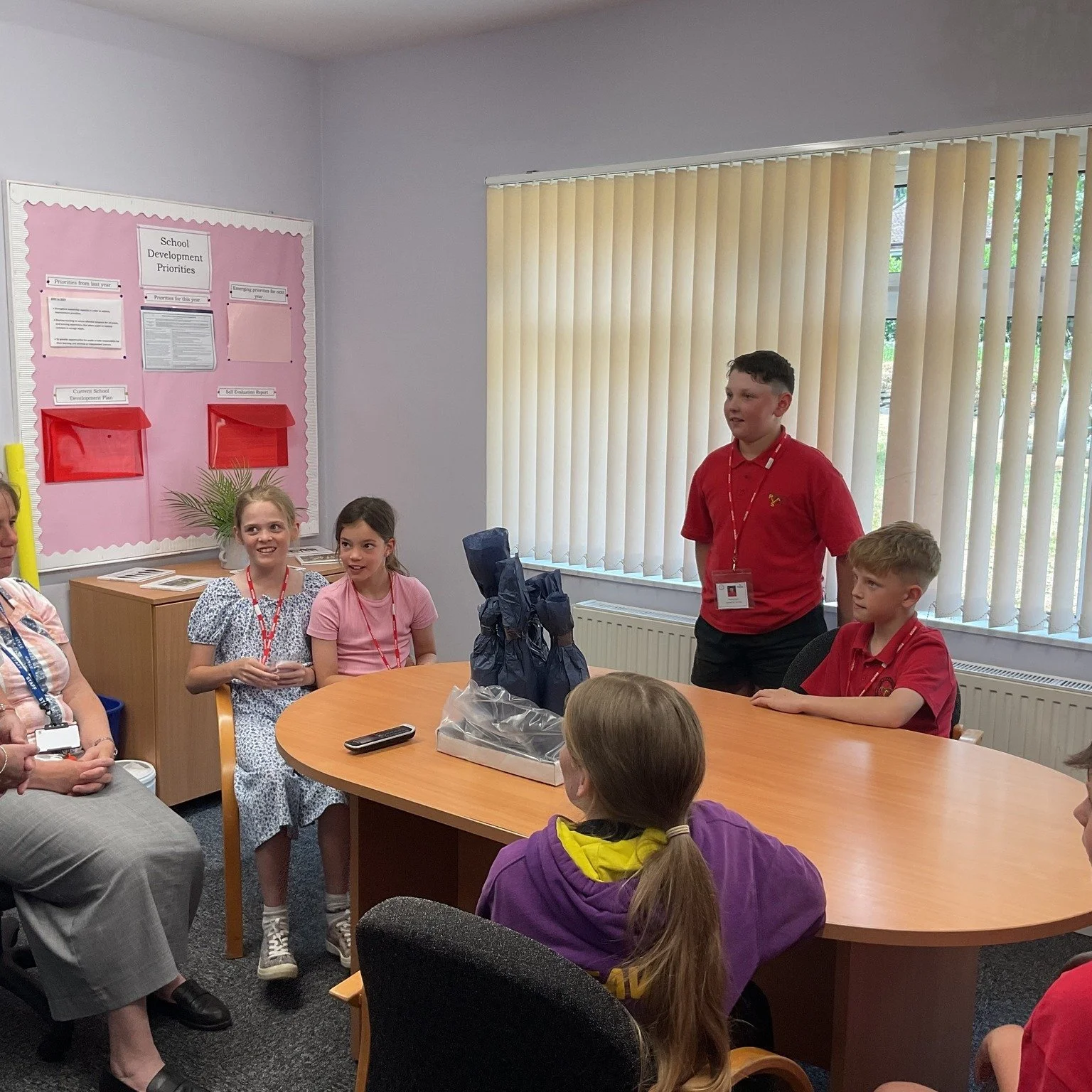 Blwyddyn 6 adopted the role as teachers, for the afternoon! This is another ✅from the Bucket List 2025. Learners were greeted by Mrs Beck in an initial teacher meet to discuss expectations, then delivered an assembly and lessons throughout the whole 