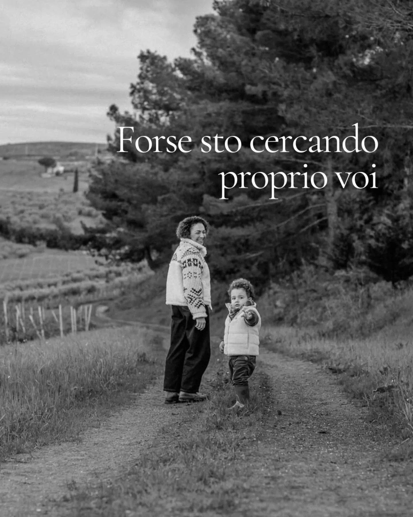 Quest&rsquo;anno voglio fotografare pi&ugrave; storie.

Storie vere, di vita vera, della vostra famiglia &mdash; niente scene finte, niente pose forzate. Solo momenti autentici, come siete davvero.

Le storie che sto cercando:
🎂&nbsp;primo compleann