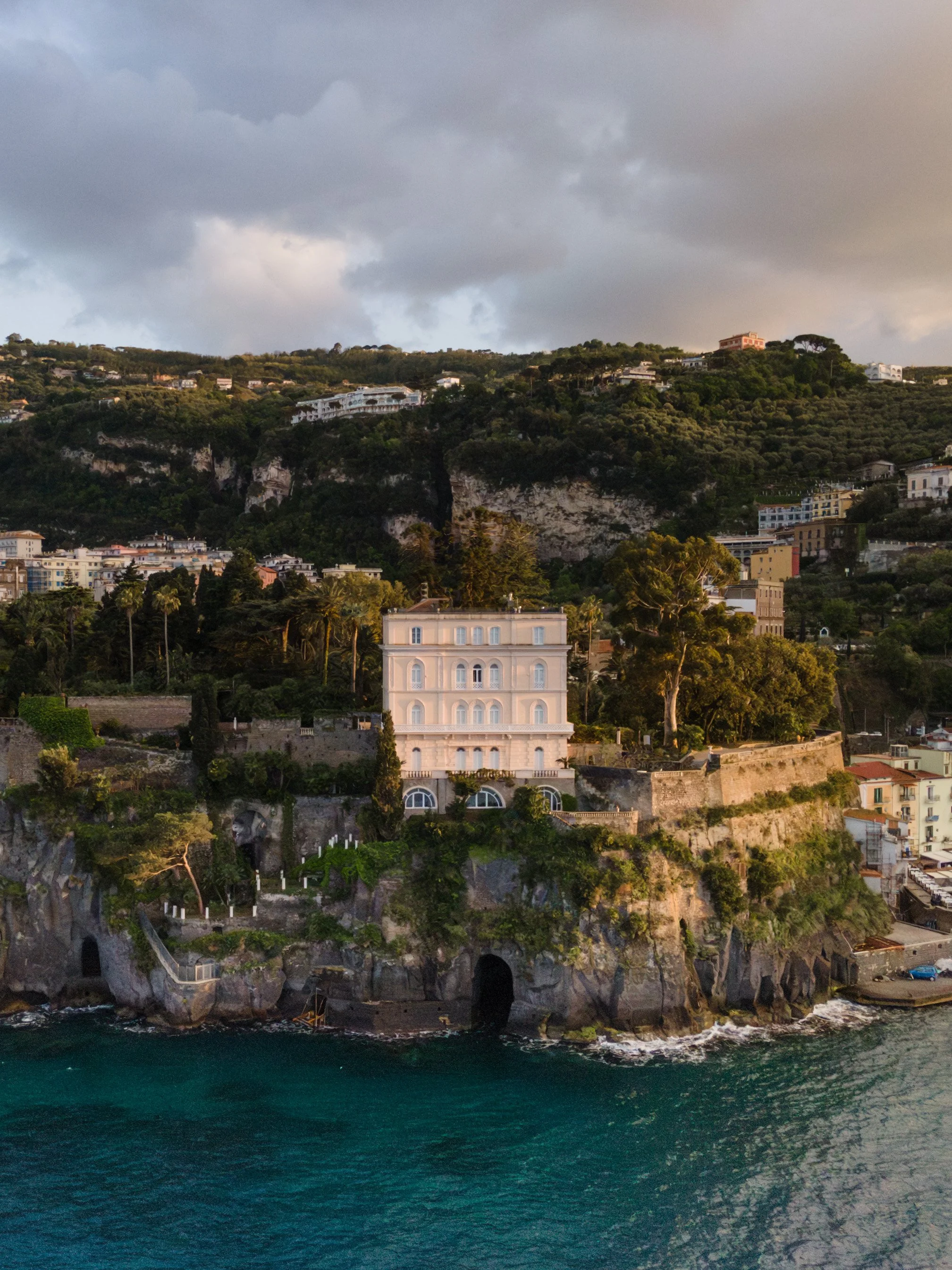 THE CLIFFSIDE LEGACY: YOUR VILLA ASTOR WEDDING PHOTOGRAPHER