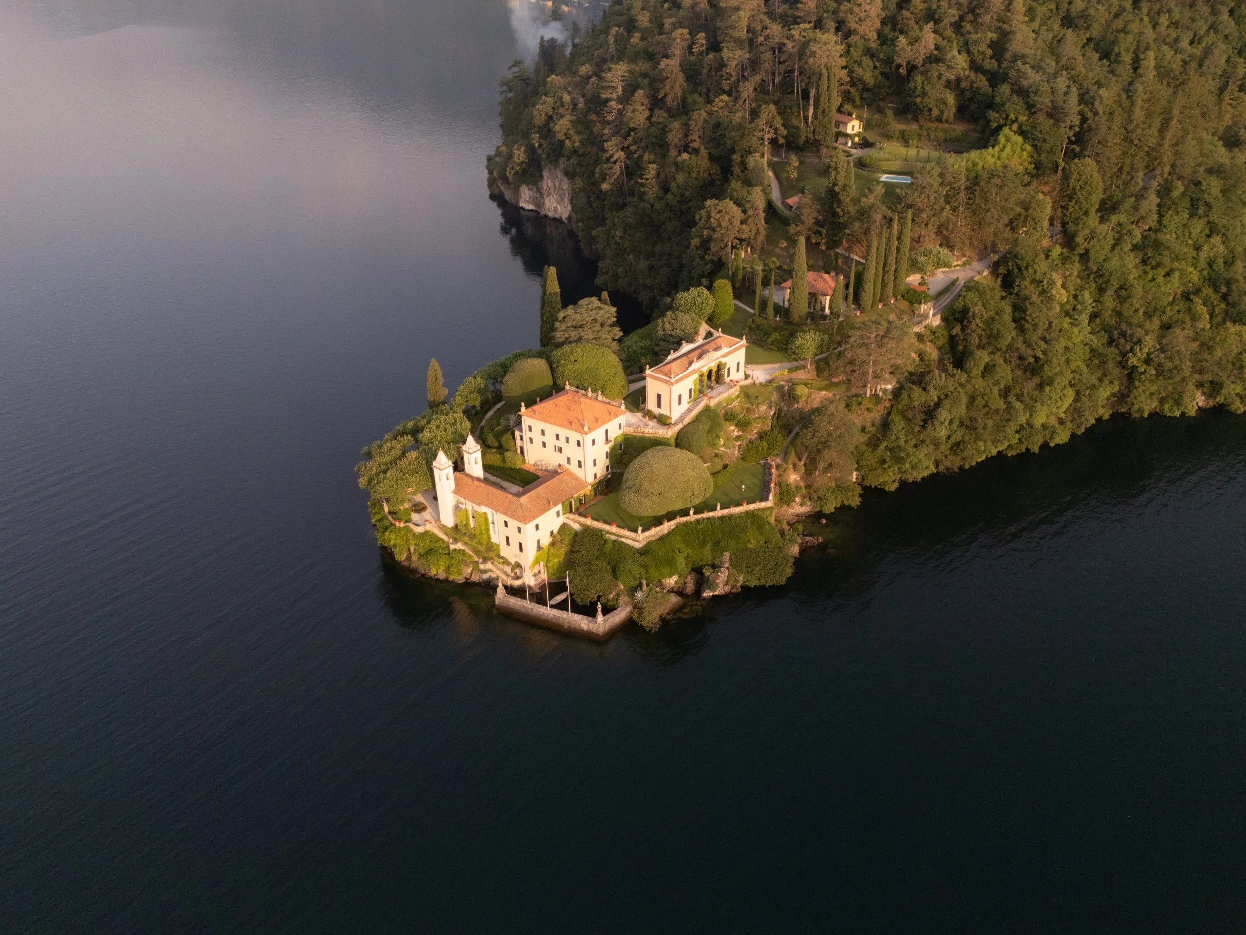 Drone Shot Villa del Balbianello Lake Como, elepement and micro weddings
