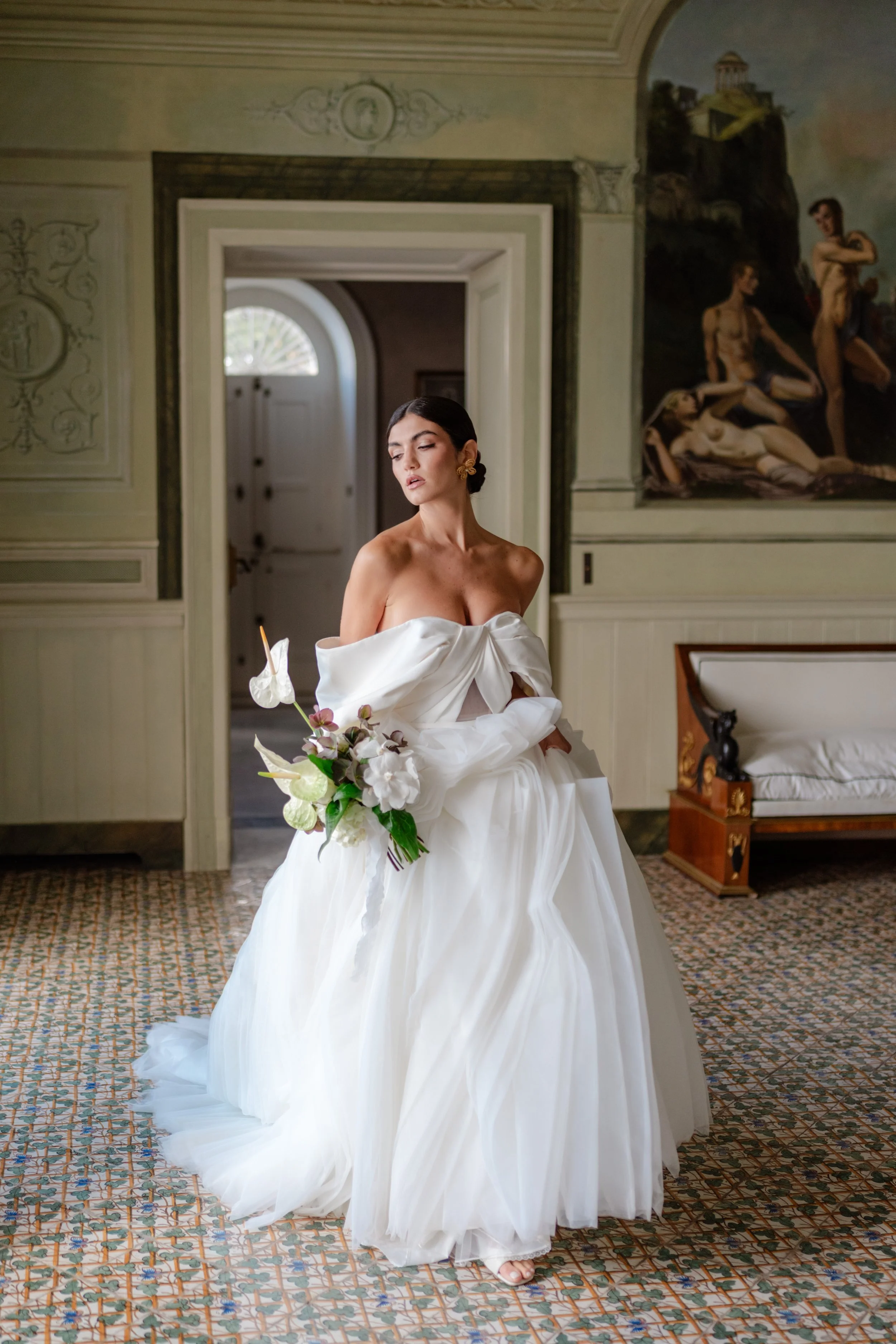 villa astor wedding photographer, getting ready in old money villa